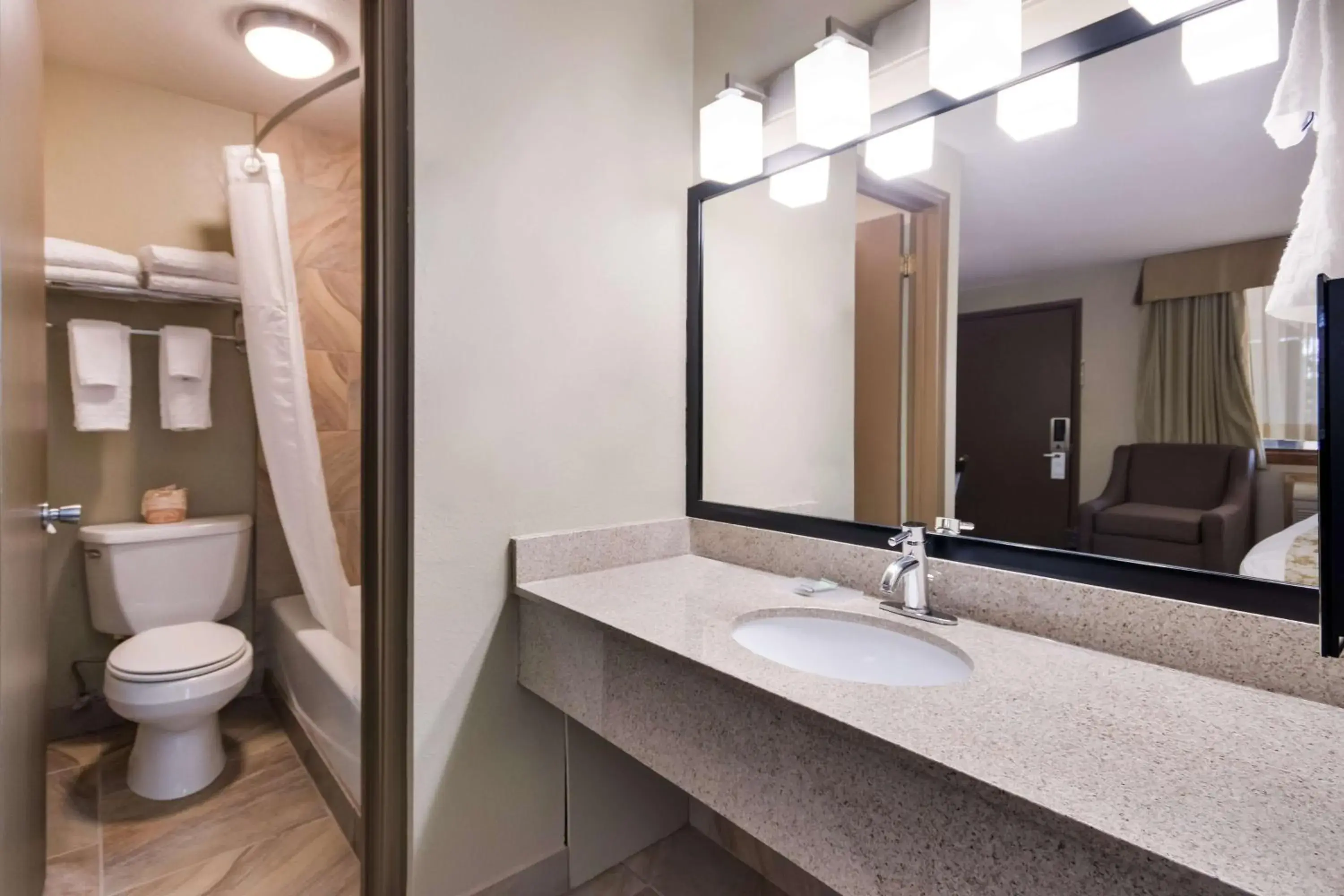 Bathroom in Best Western Weston Inn Bathroom in Best Western Weston Inn