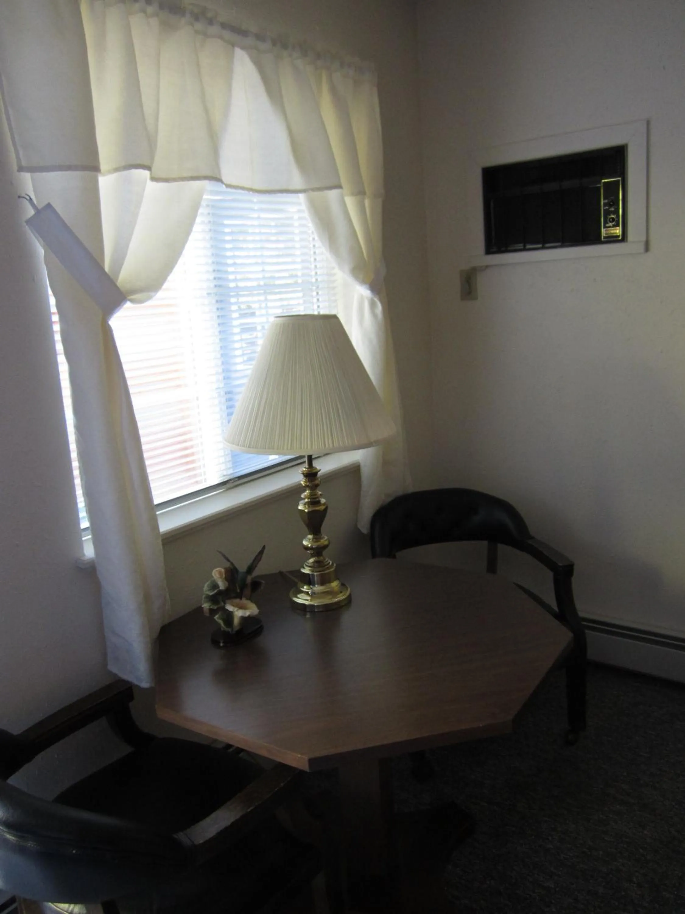 Decorative detail in Big Horn Motel