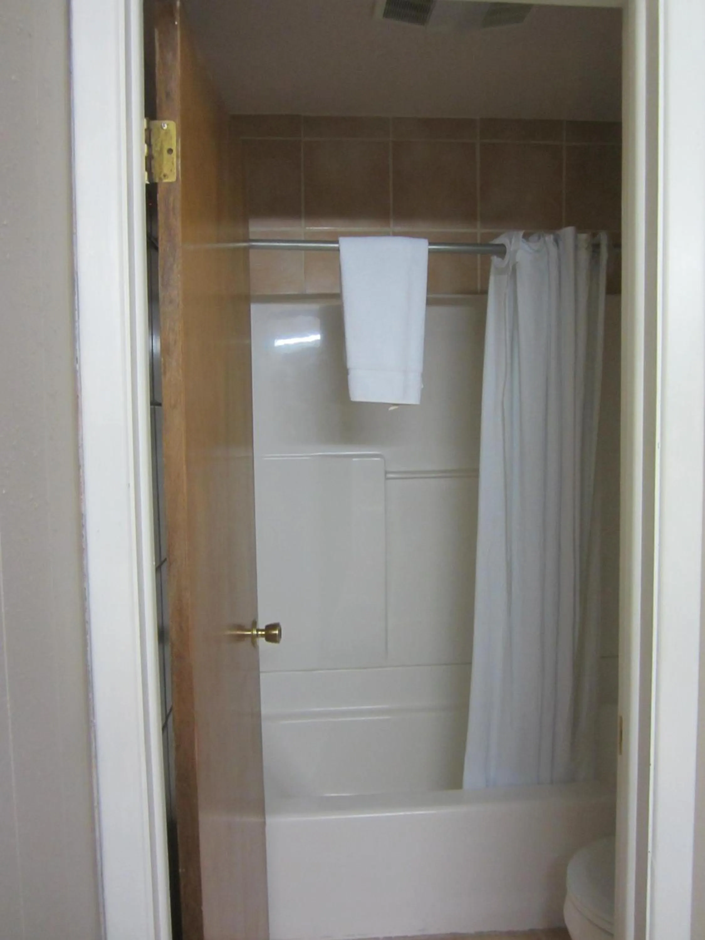 Bathroom in Big Horn Motel