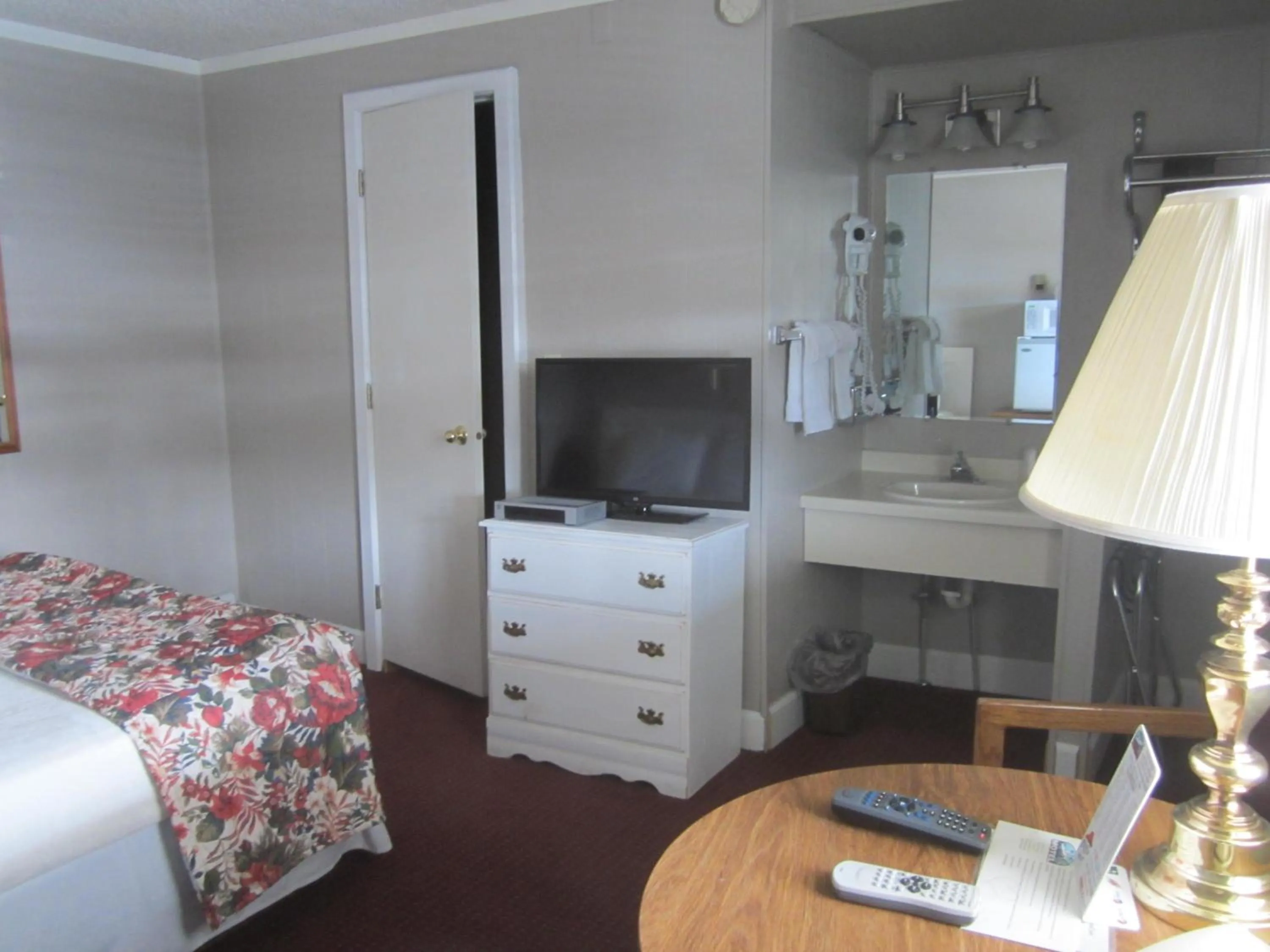 TV and multimedia, Bed in Big Horn Motel