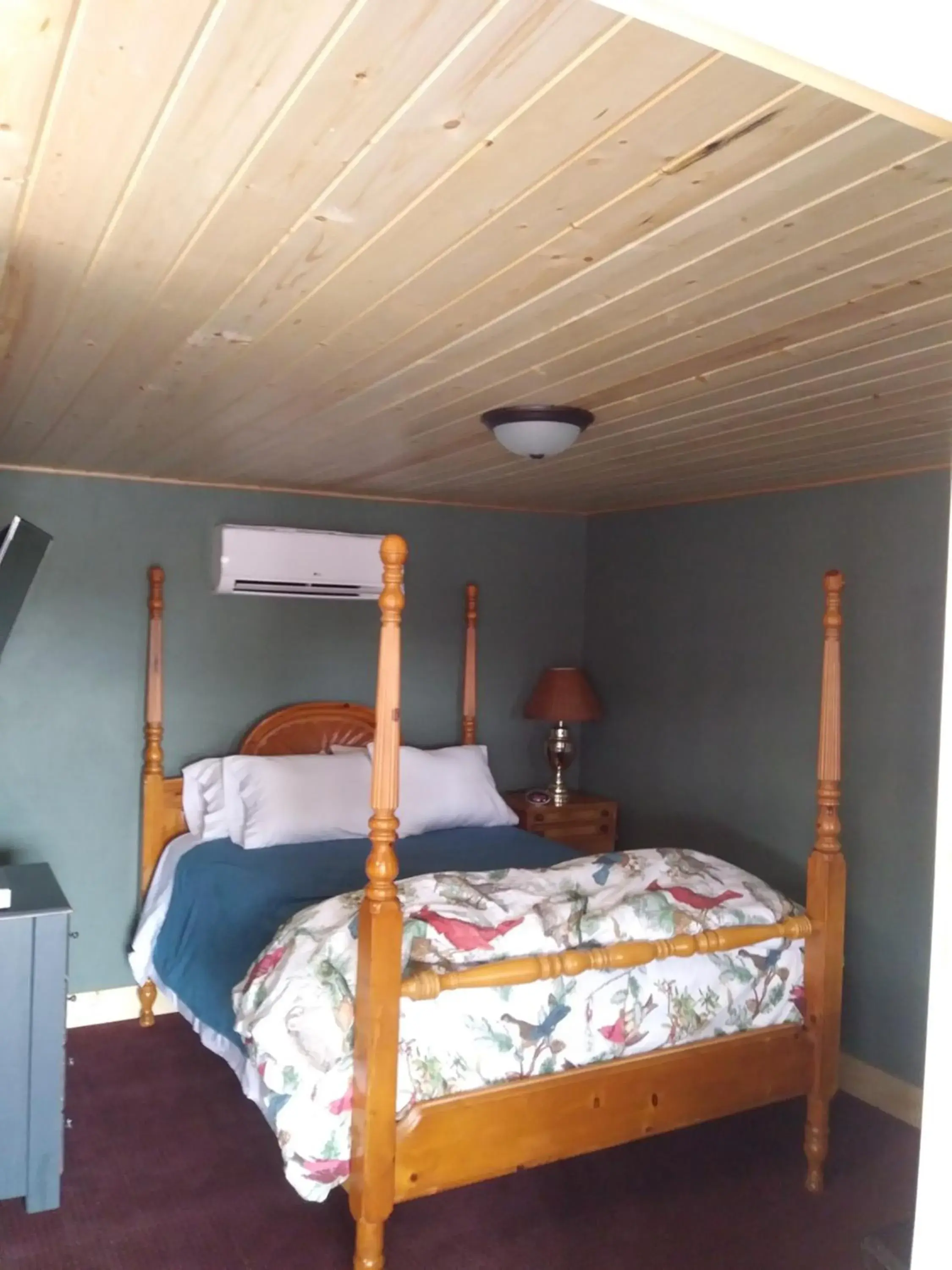 Queen Room - Non-Smoking in Big Horn Motel Queen Room - Non-Smoking in Big Horn Motel