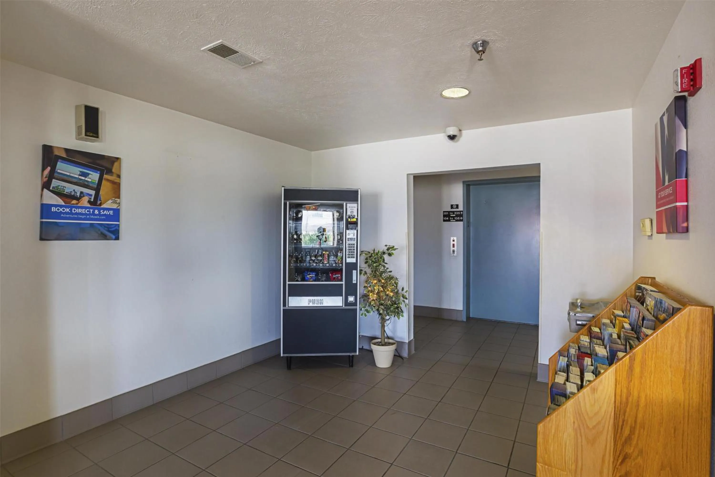 Lobby or reception in Motel 6 Omaha - IAT West