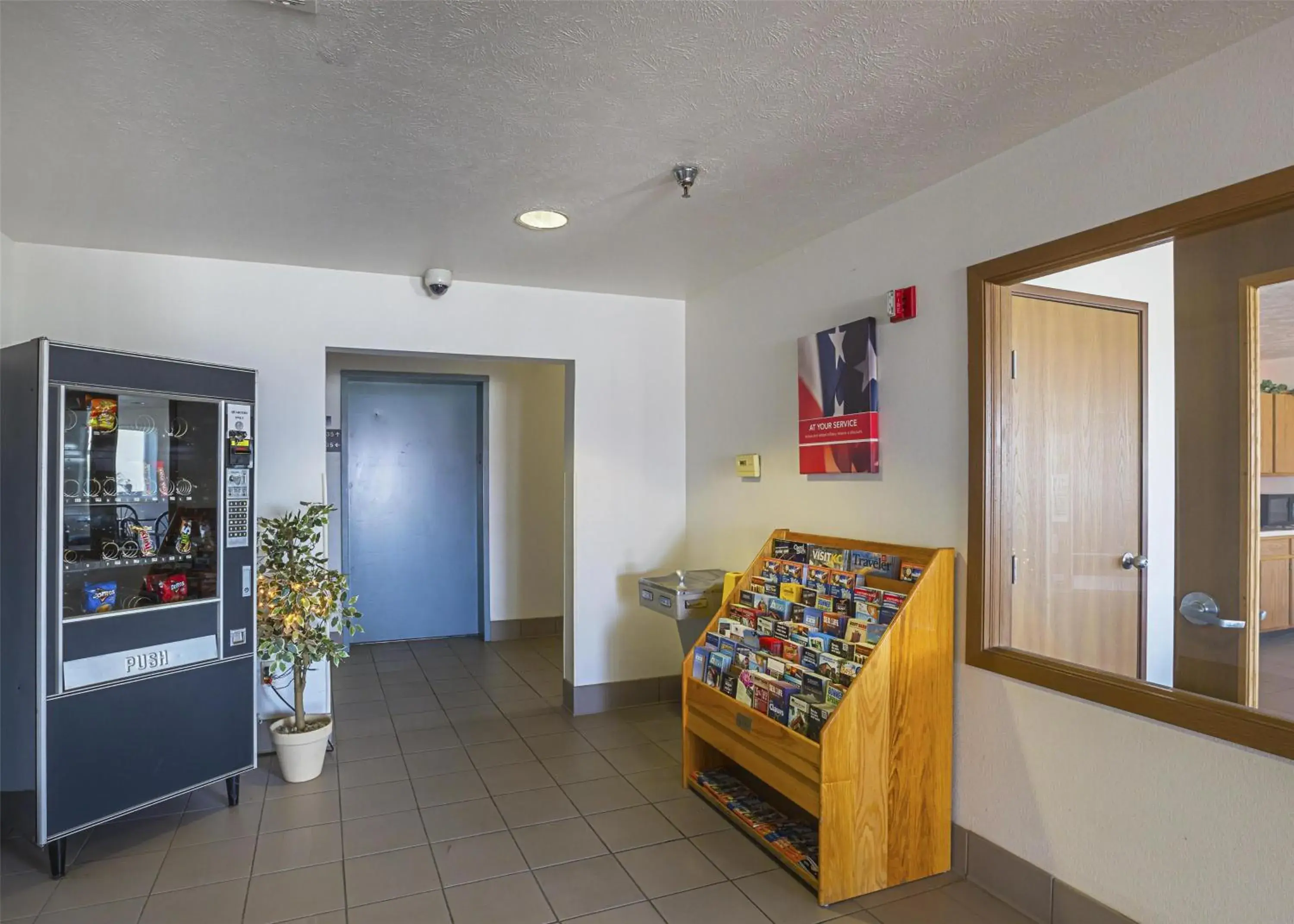 Lobby or reception in Motel 6 Omaha - IAT West Lobby or reception in Motel 6 Omaha - IAT West