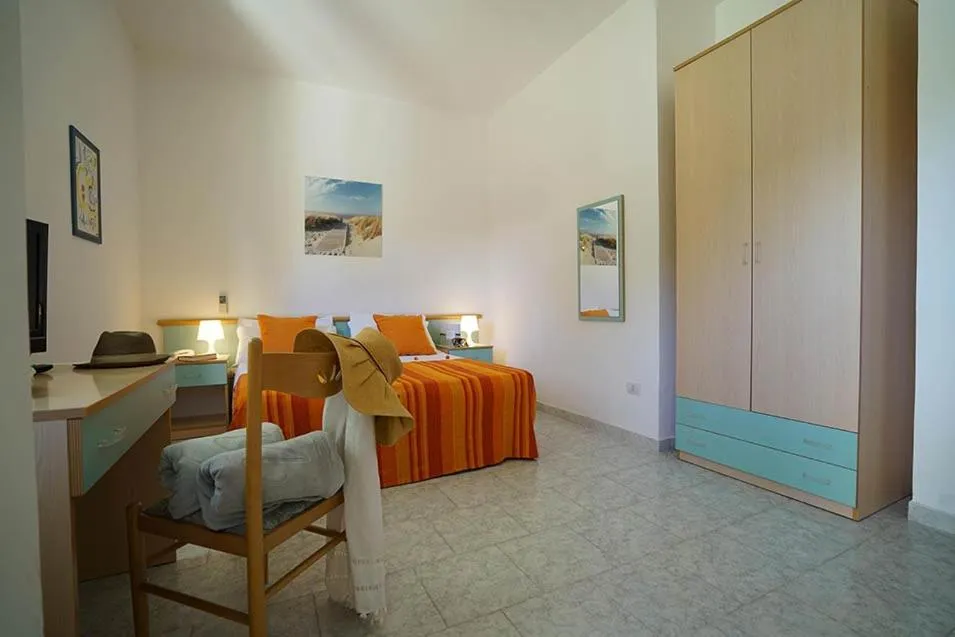 Bedroom, Restaurant/Places to Eat in Apulia Hotel Sellia Marina