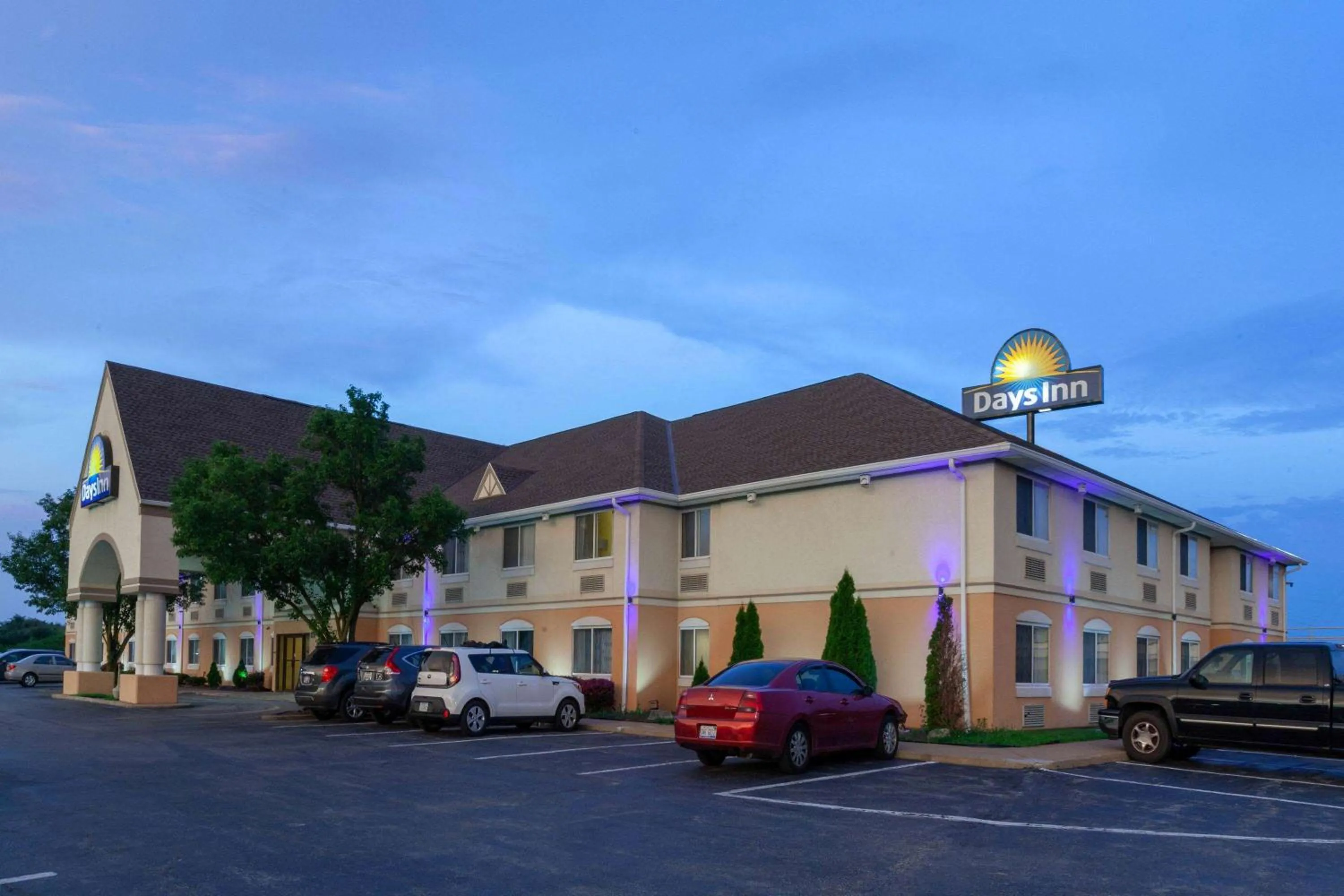 Property building in Days Inn by Wyndham Milan Sandusky South