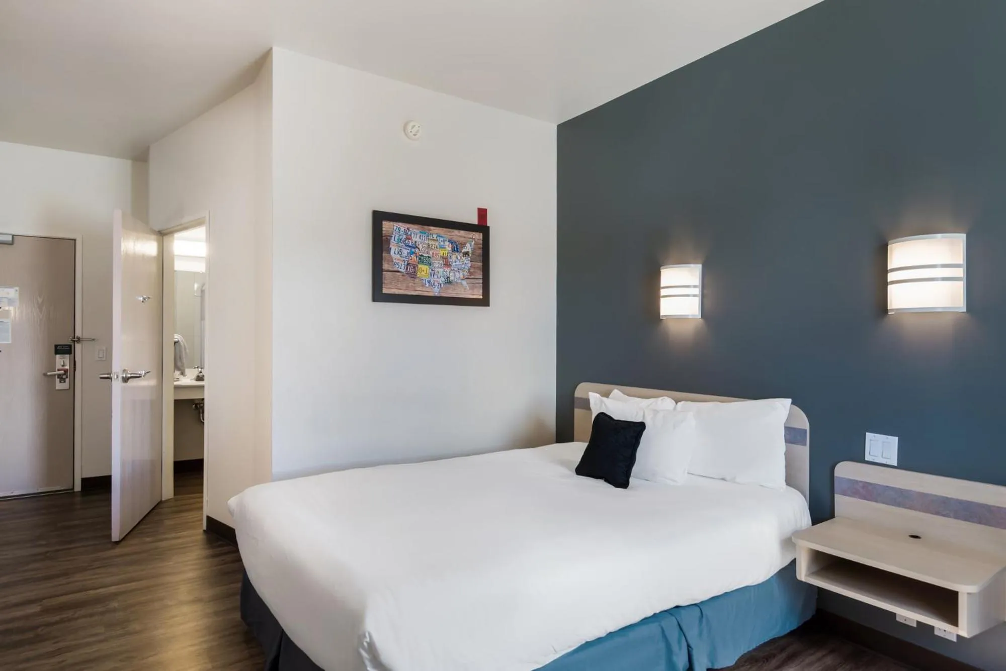 Bedroom, Bed in Red Lion Inn & Suites Butte