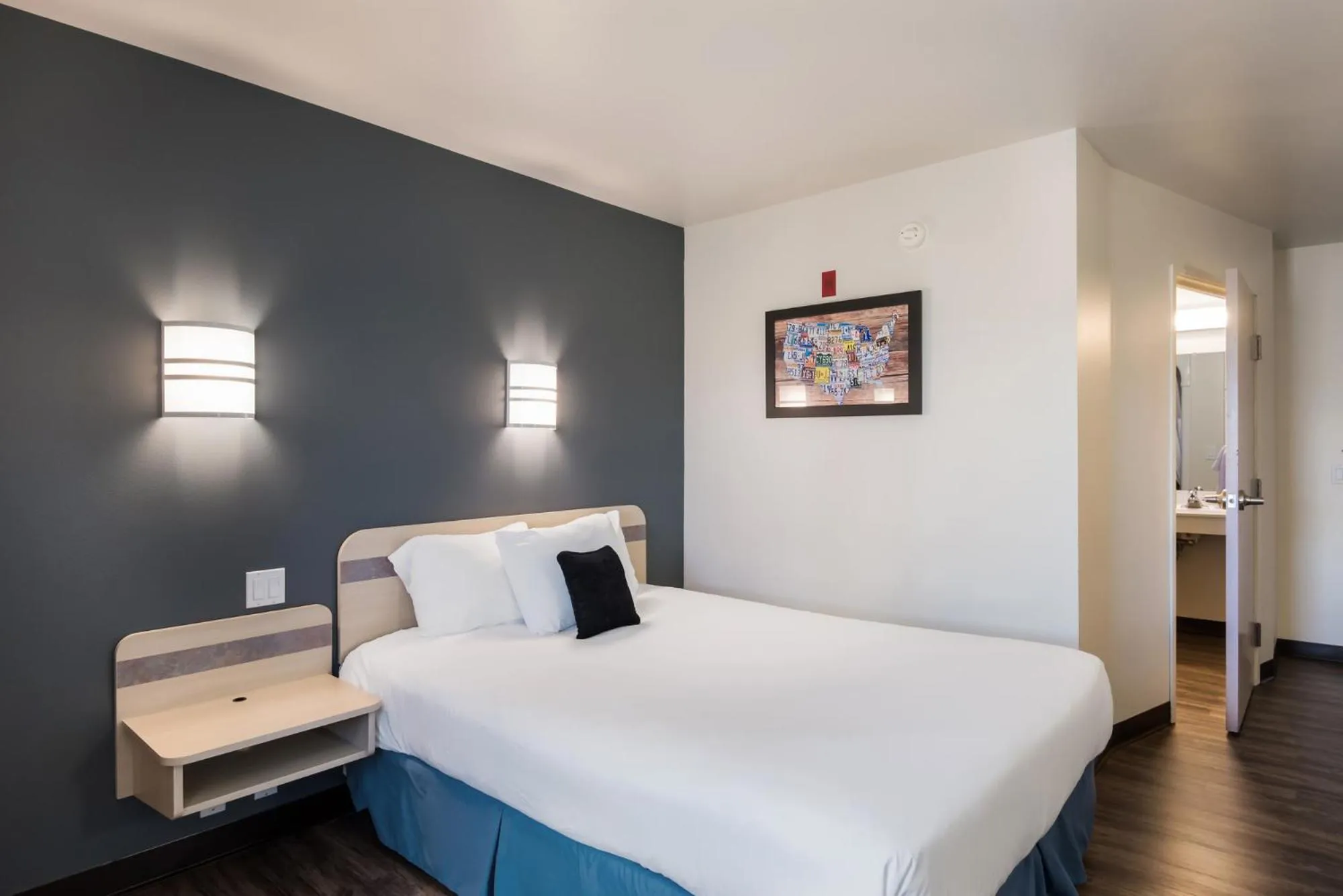 Bedroom, Bed in Red Lion Inn & Suites Butte