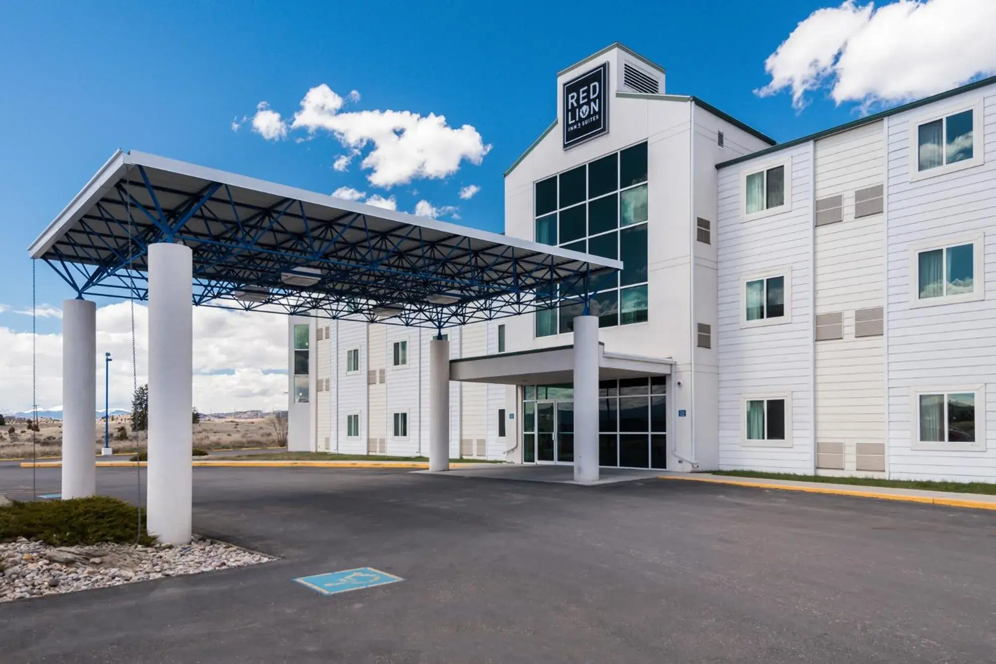Property building in Red Lion Inn & Suites Butte Property building in Red Lion Inn & Suites Butte
