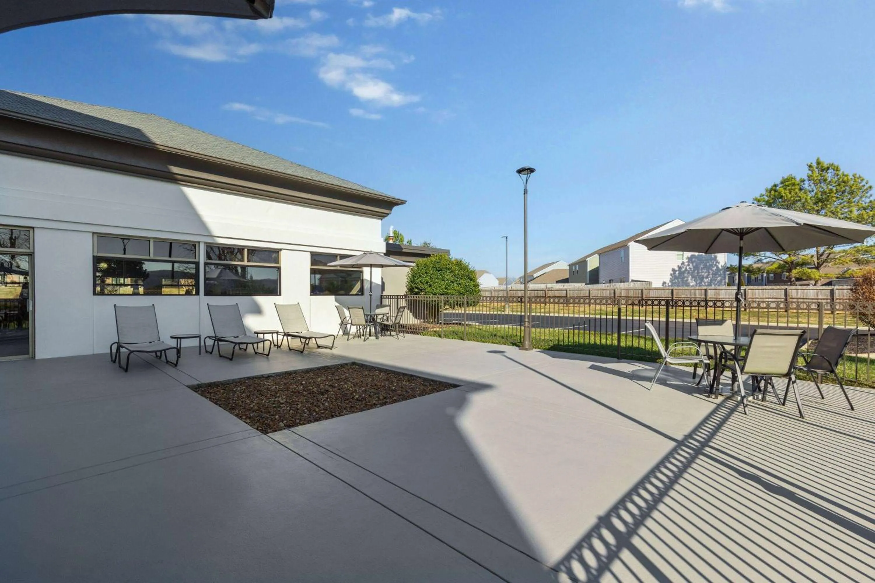 Patio in La Quinta by Wyndham Loudon