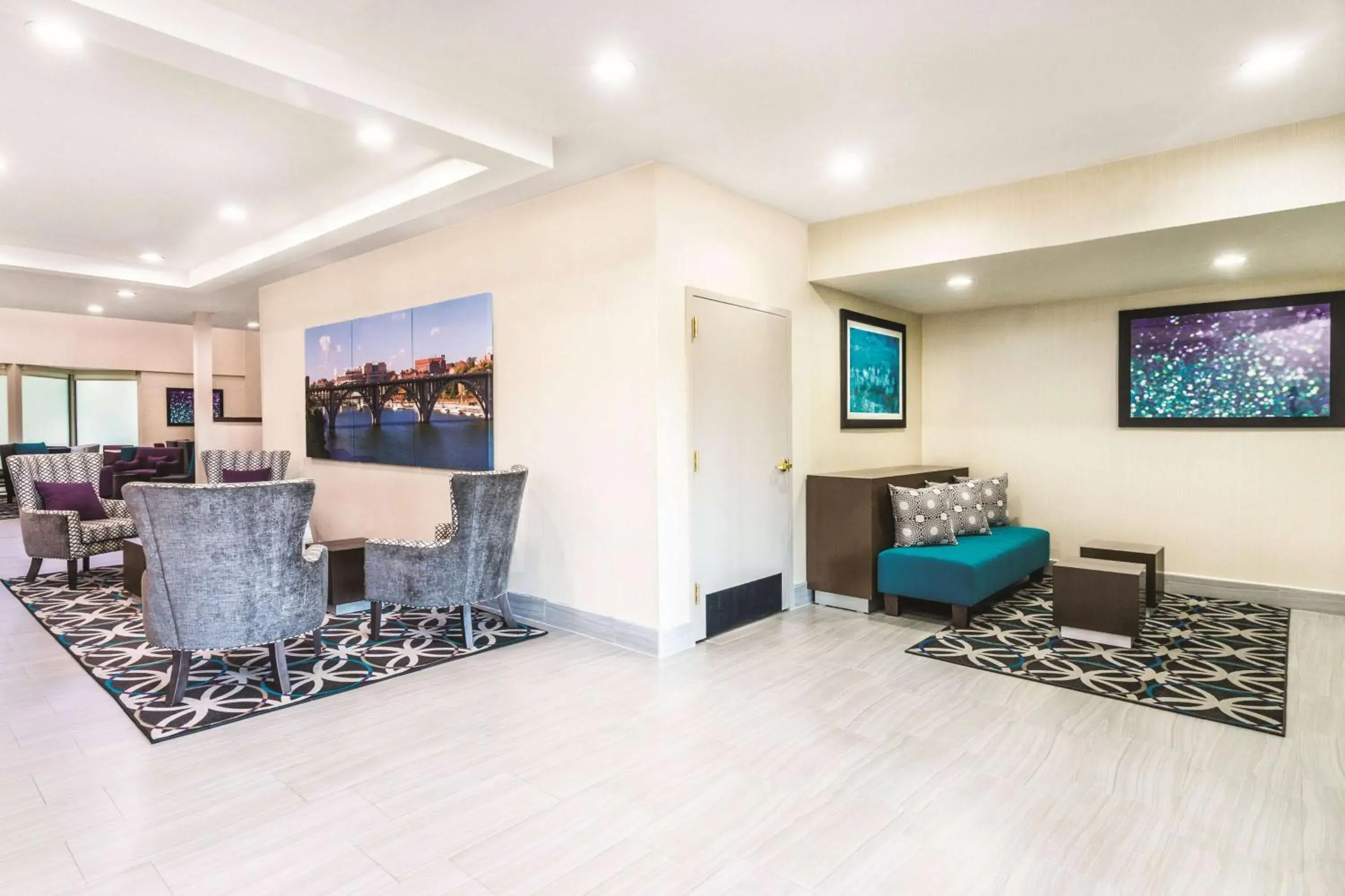 Lobby or reception in La Quinta by Wyndham Loudon Lobby or reception in La Quinta by Wyndham Loudon