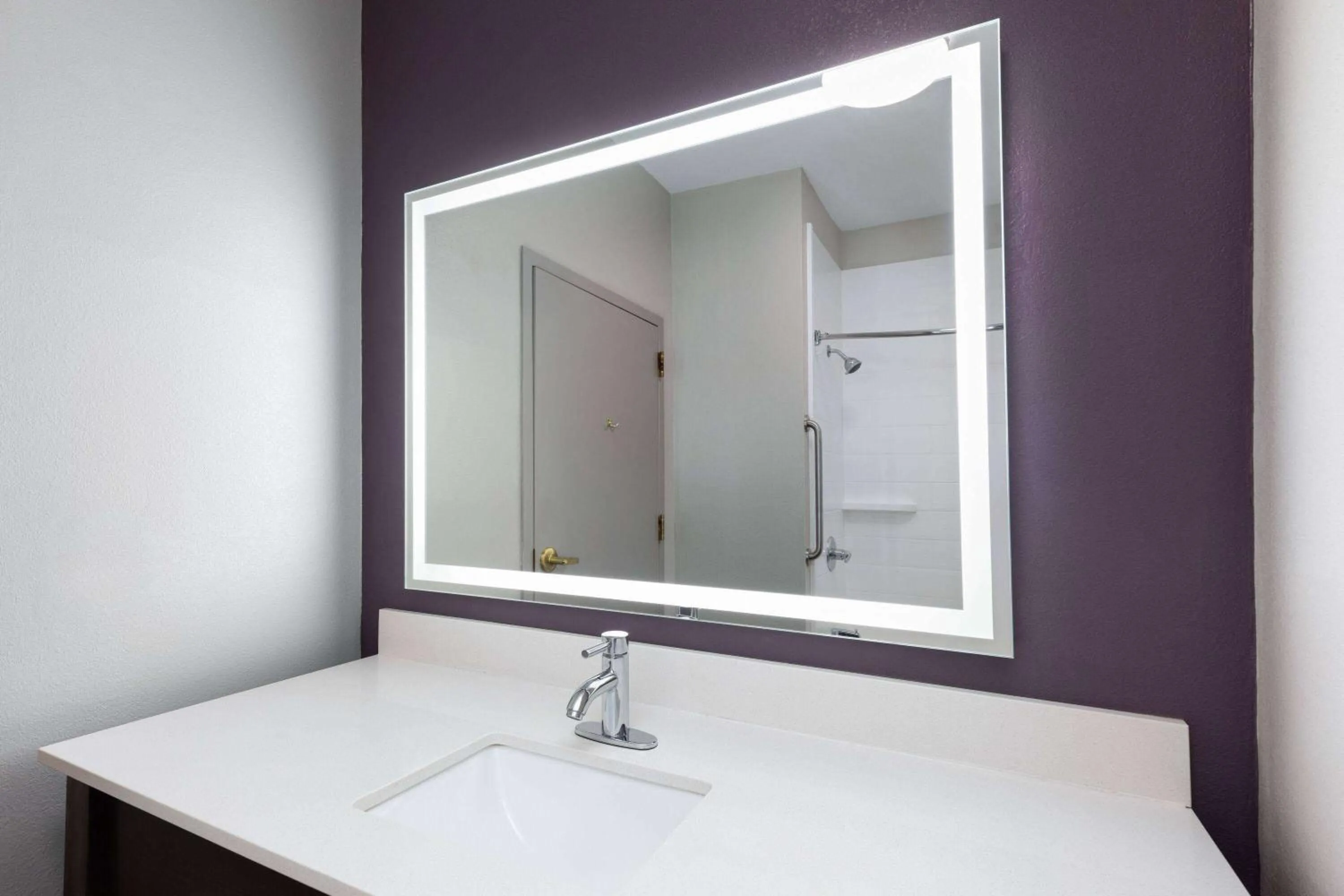 Bathroom in La Quinta by Wyndham Loudon