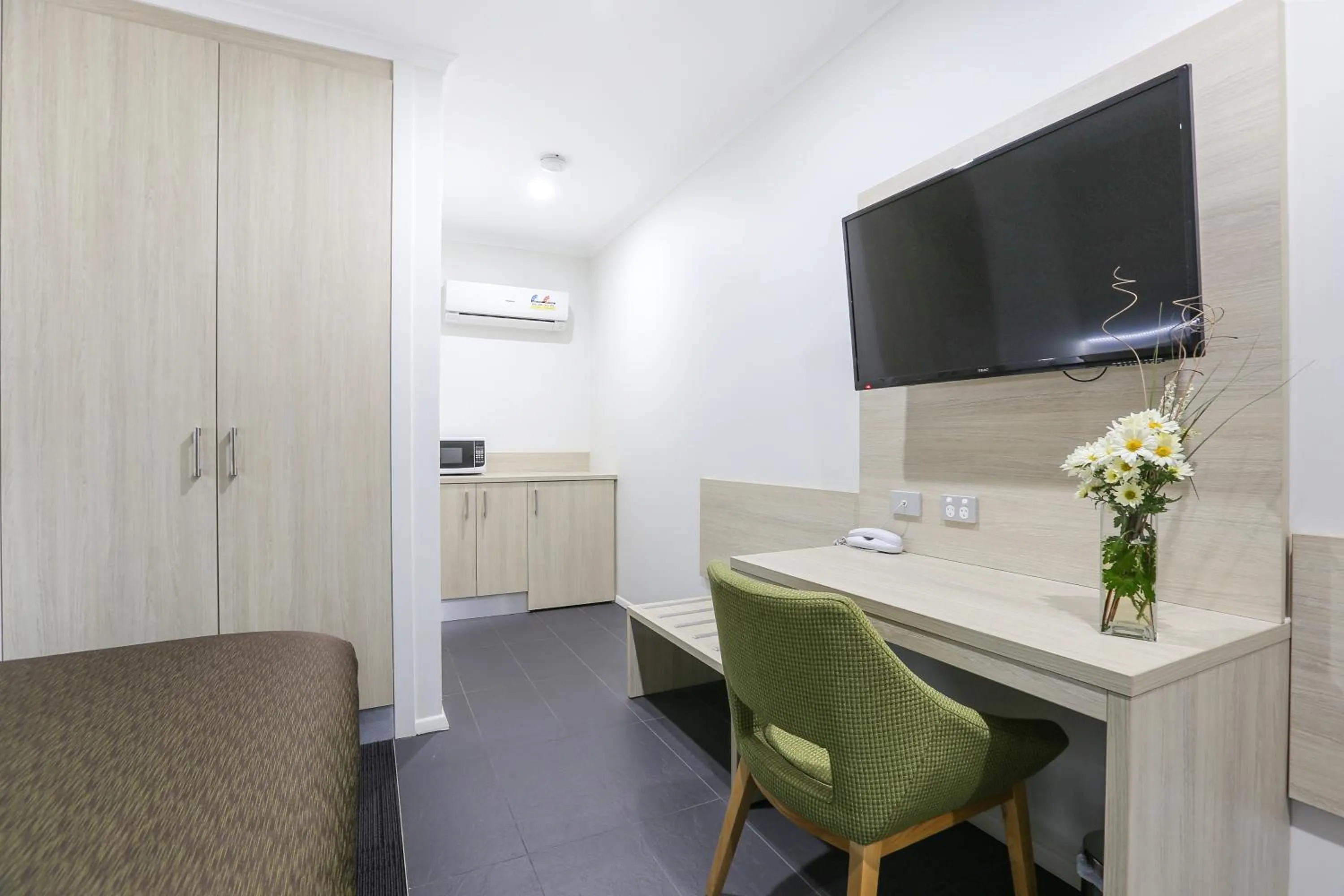 TV and multimedia in Morphettville Motor Inn