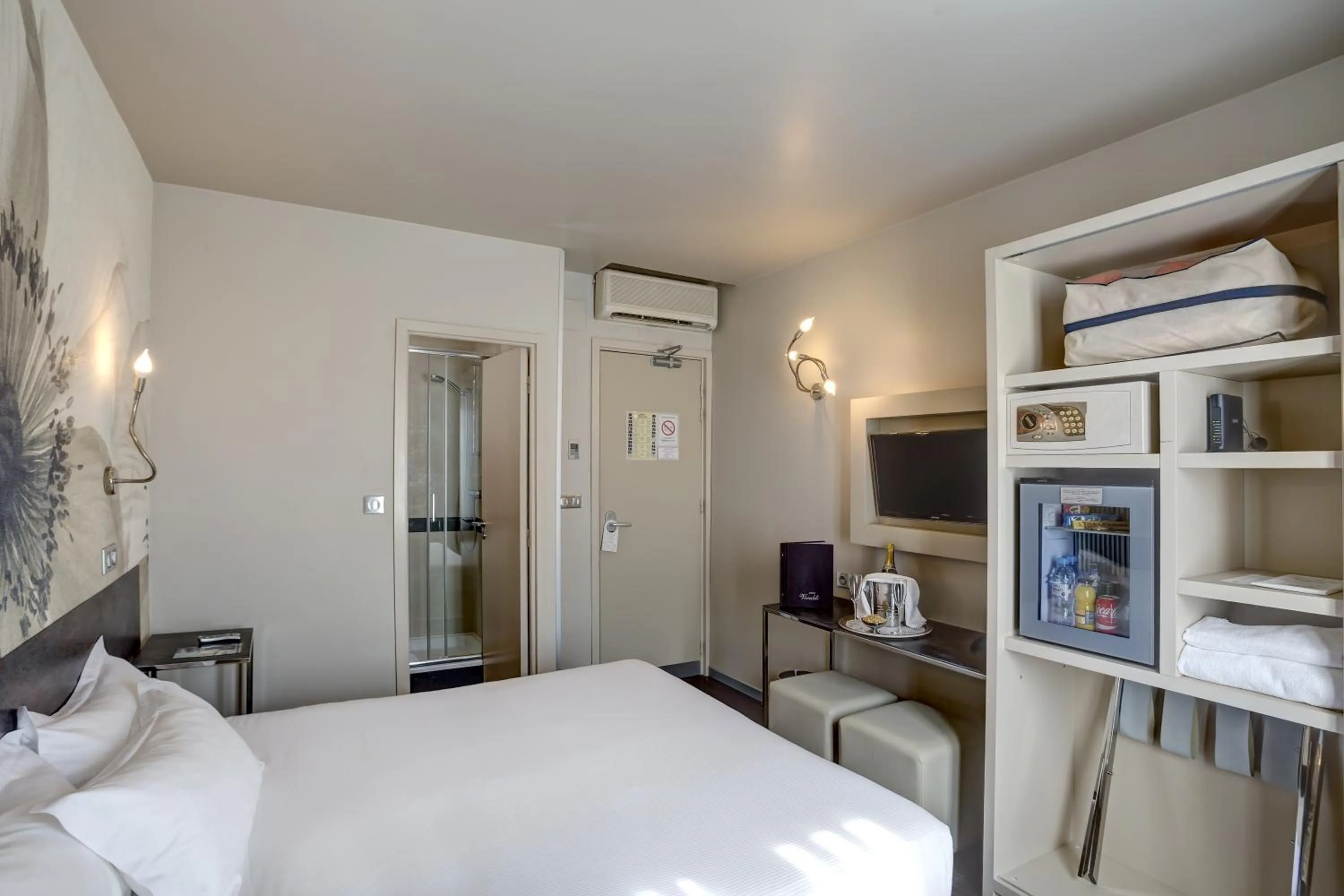 Photo of the whole room, Bed in Hotel Vivaldi