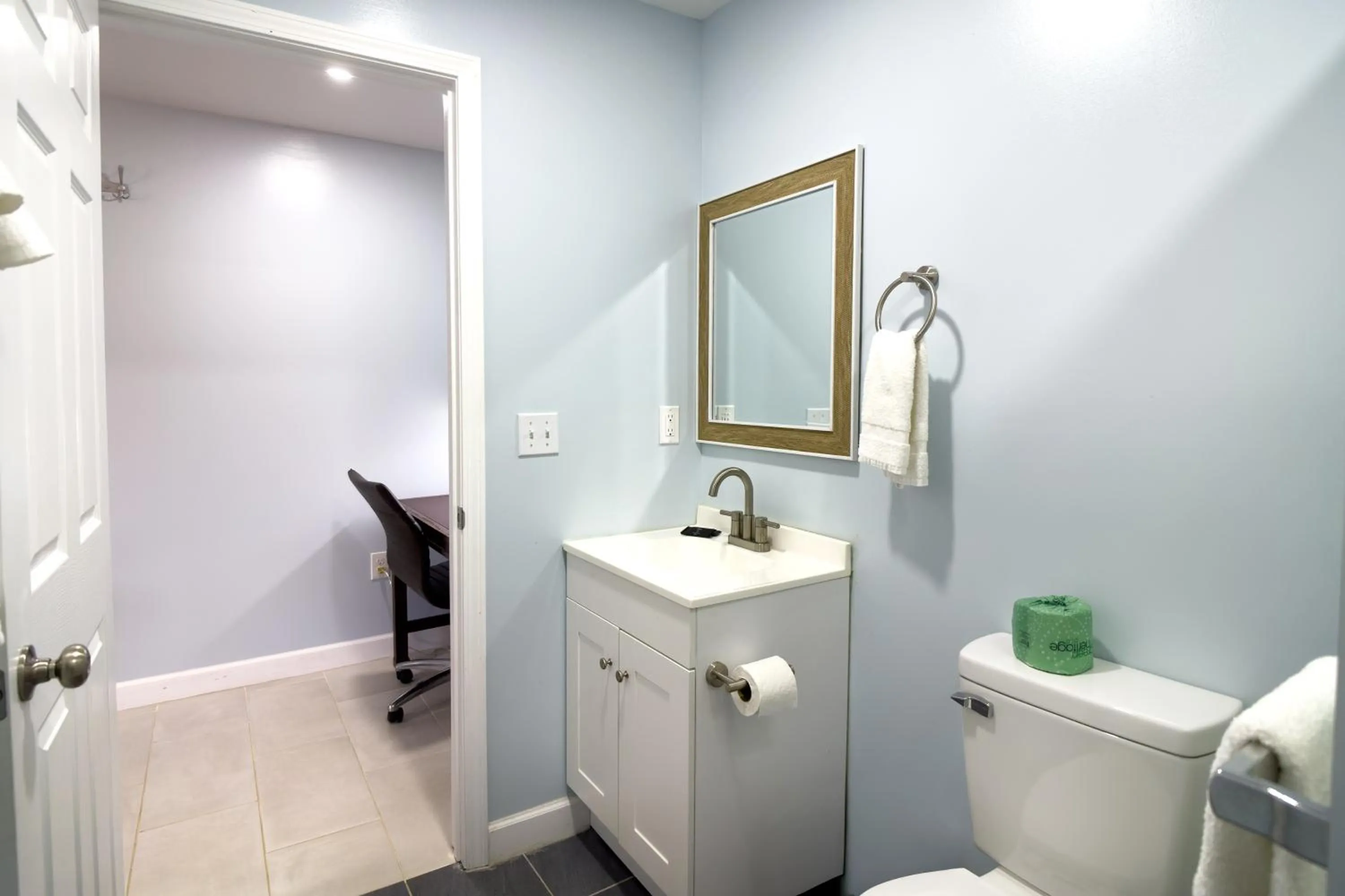 Bathroom in Imperial Inn by OYO Tazewell