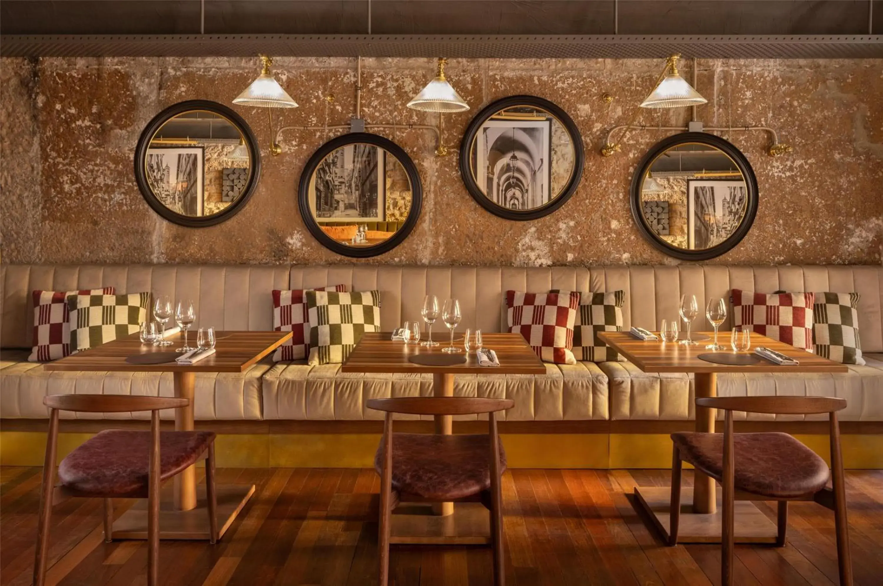 Restaurant/places to eat in Cour des Loges Lyon, A Radisson Collection Hotel Restaurant/places to eat in Cour des Loges Lyon, A Radisson Collection Hotel