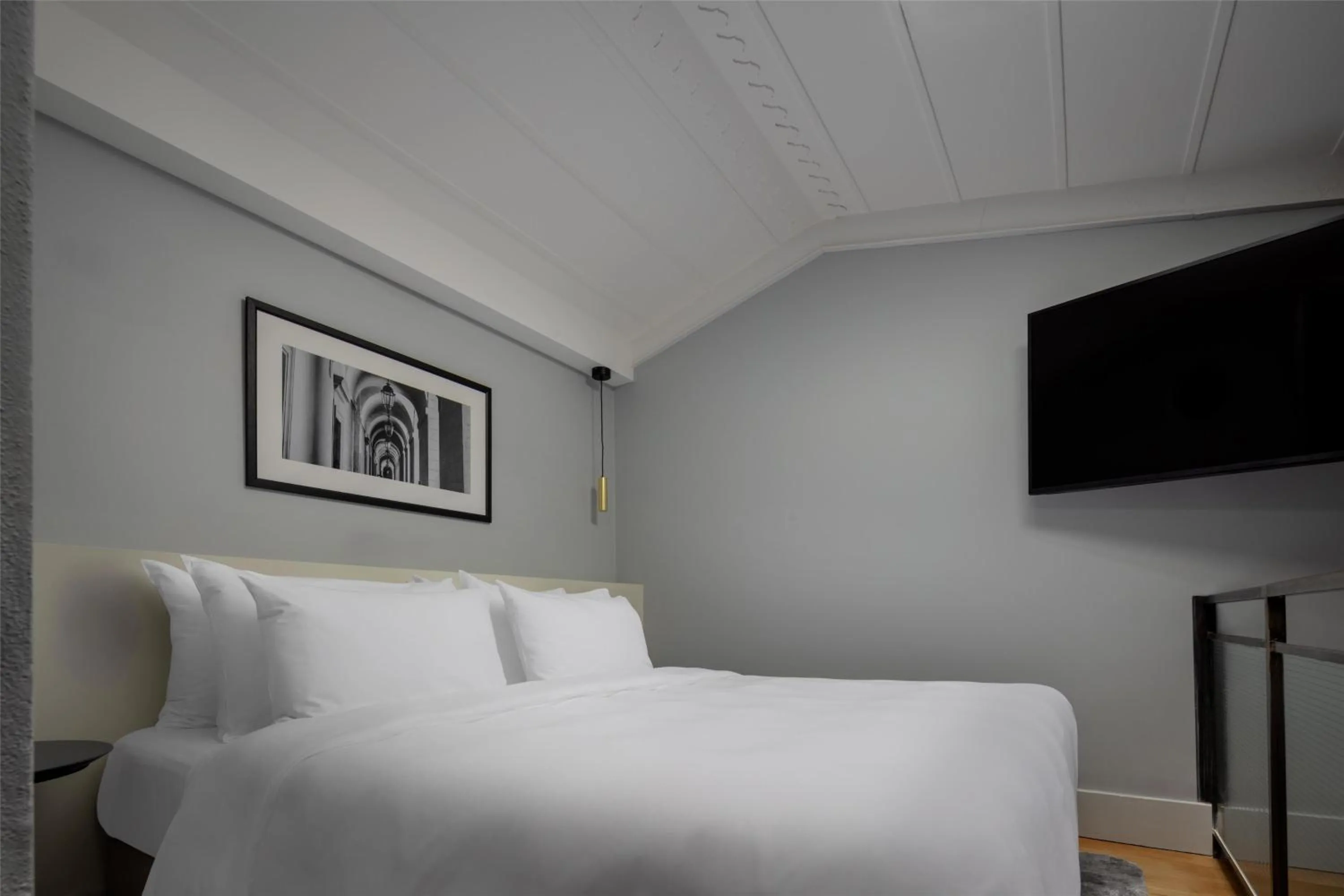 Photo of the whole room, Bed in Cour des Loges Lyon, A Radisson Collection Hotel