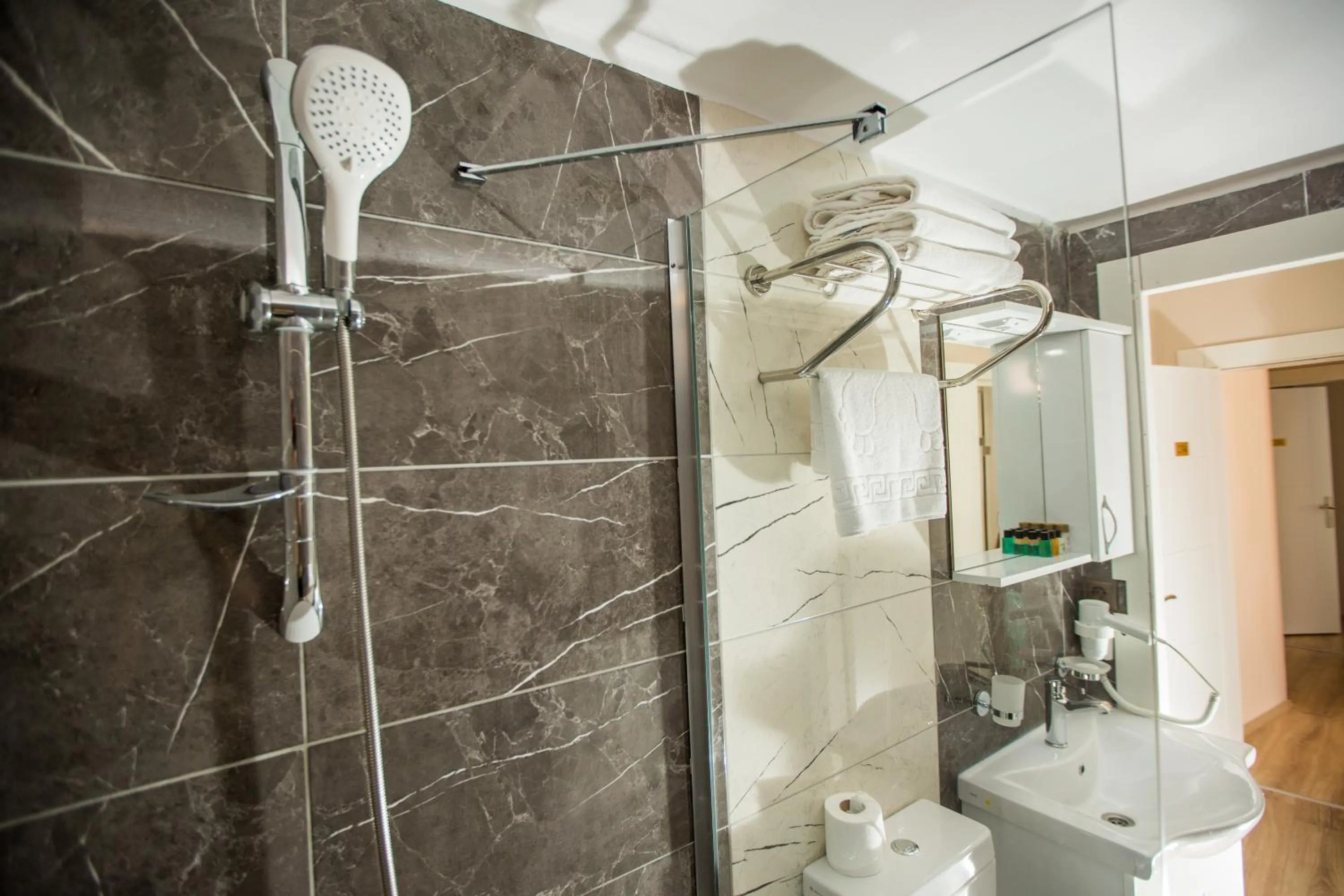 Shower in Corner Garden Hotel