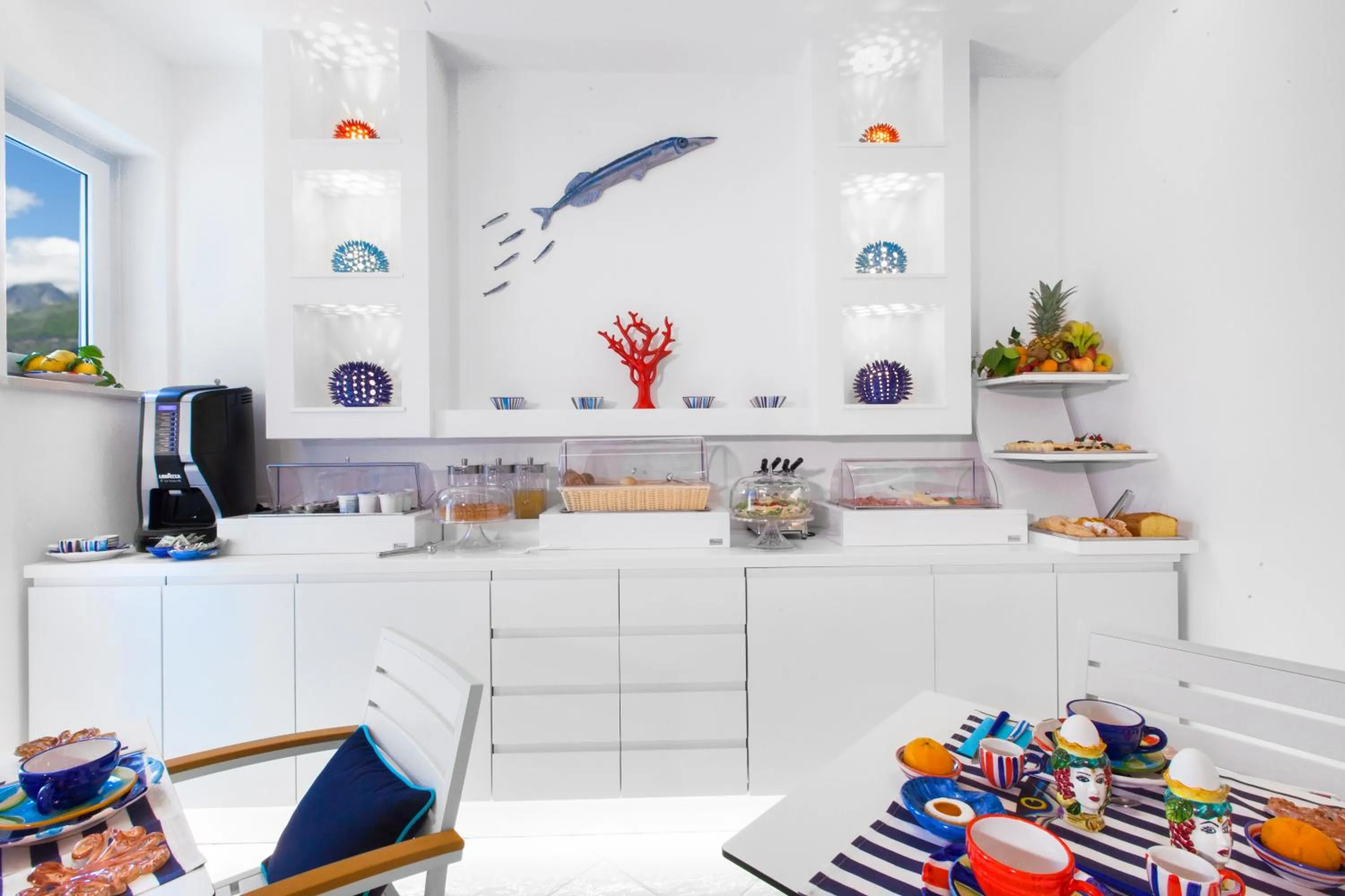 Food and drinks in YourHome - Sersale Suites