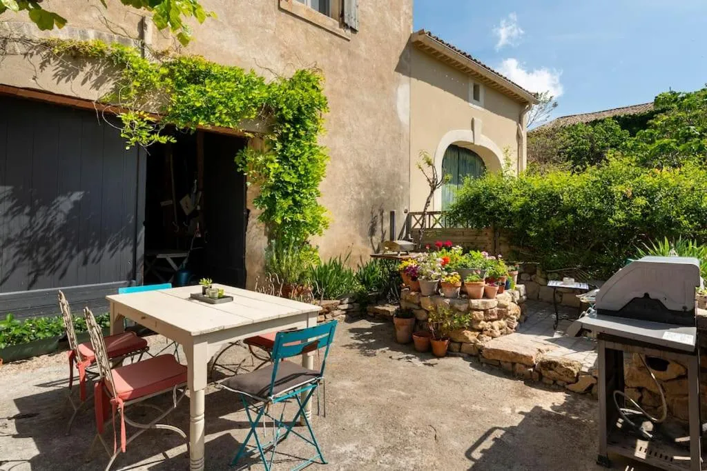 Property building in La Calade