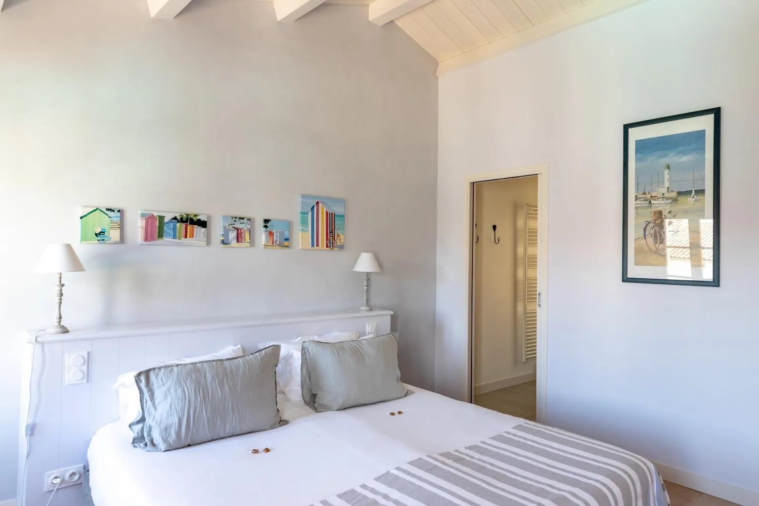 Photo of the whole room in Villa de L'Eclusier