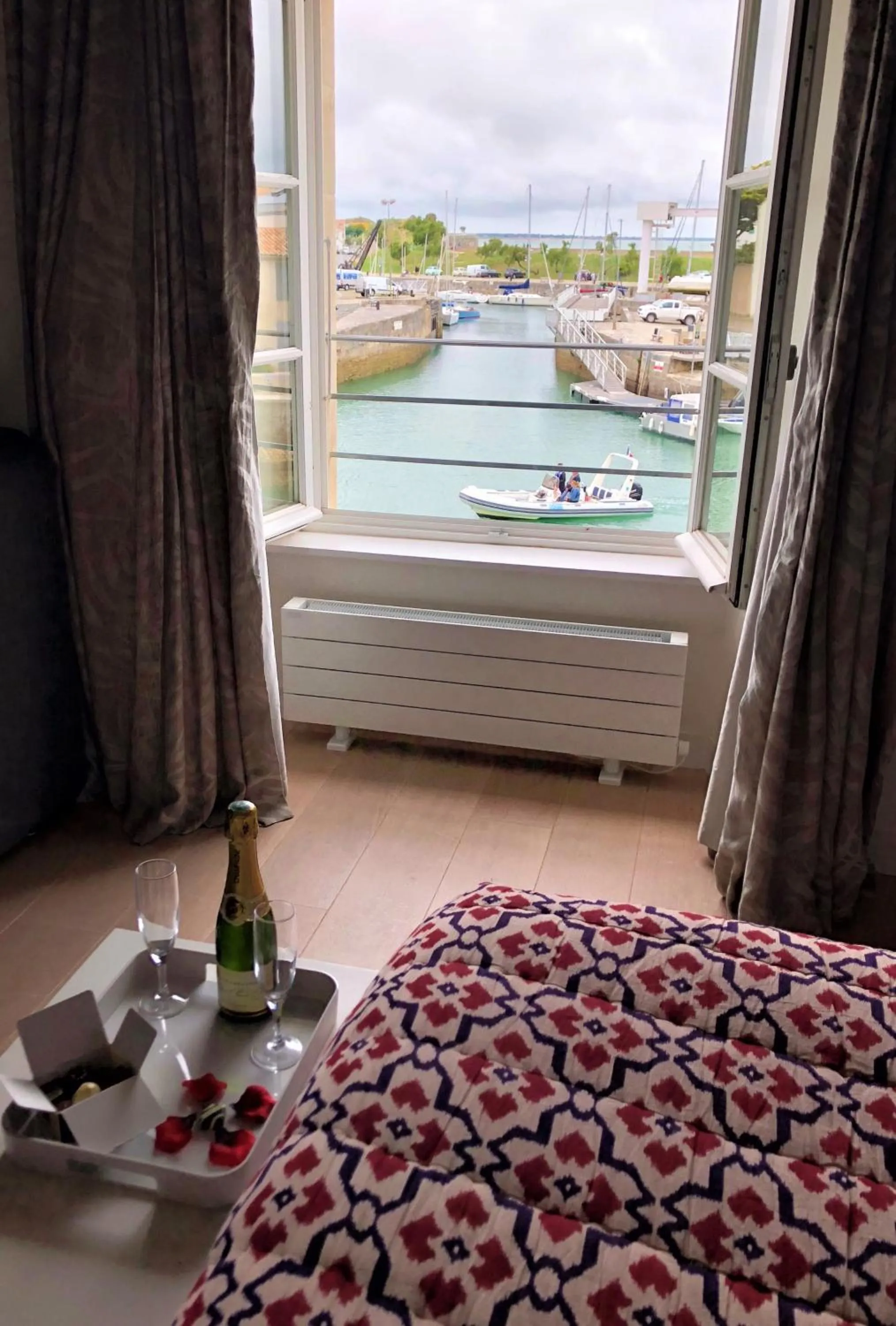 River view in Villa de L'Eclusier