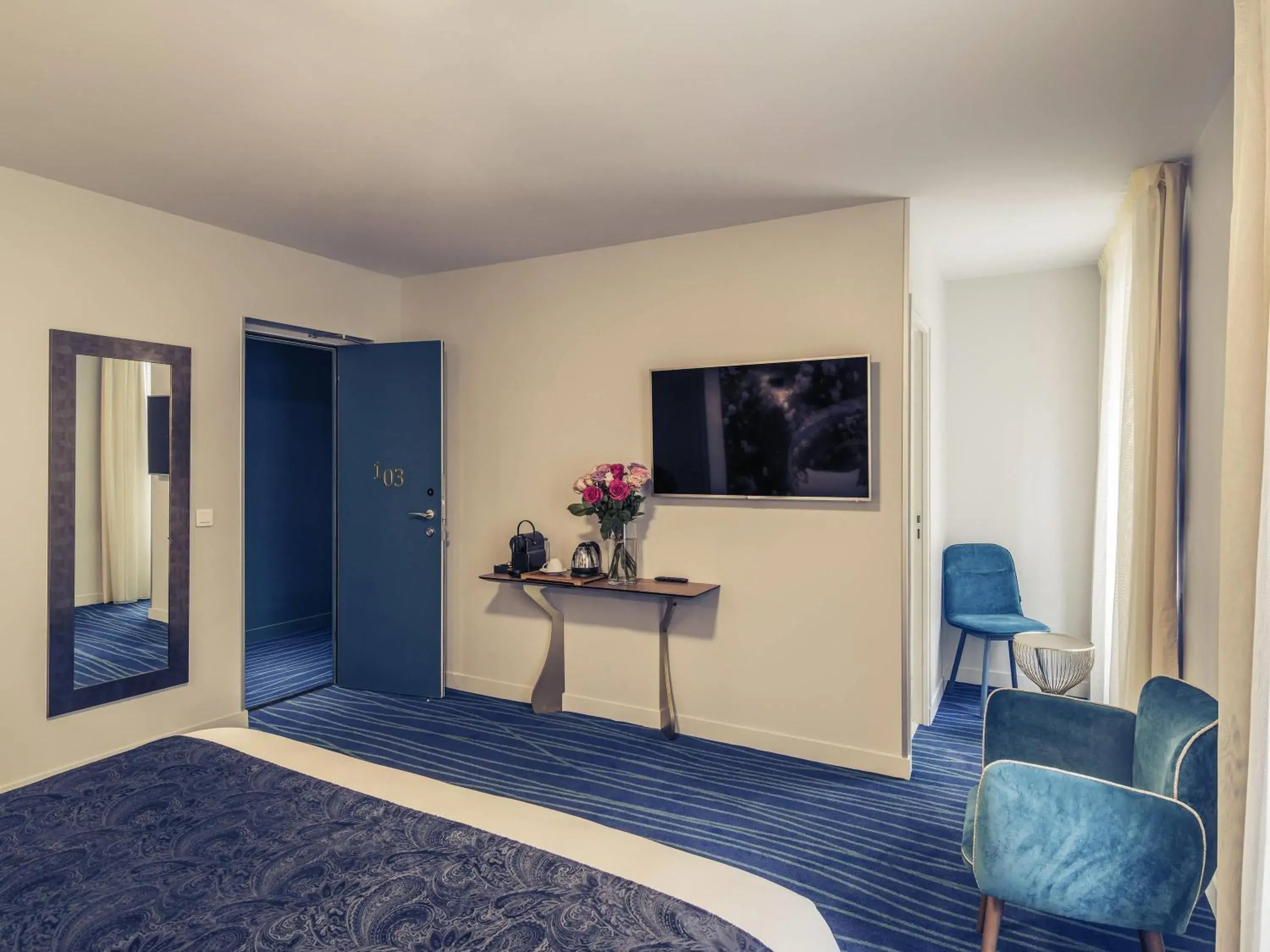 Privilege Double Room in Hôtel Mercure Paris Suresnes Longchamp Privilege Double Room in Hôtel Mercure Paris Suresnes Longchamp