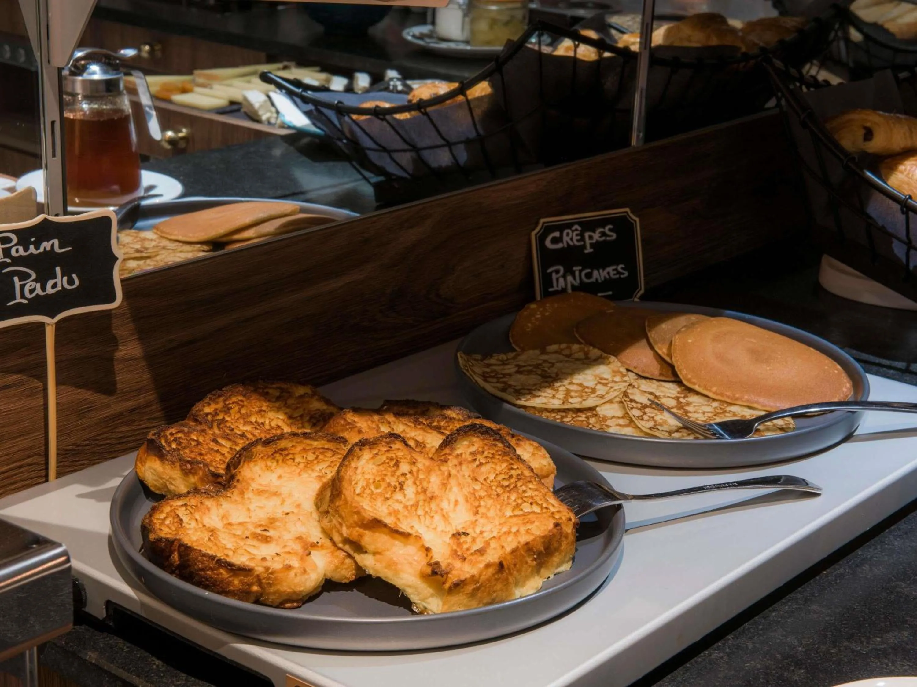 Other in Hôtel Mercure Paris Suresnes Longchamp