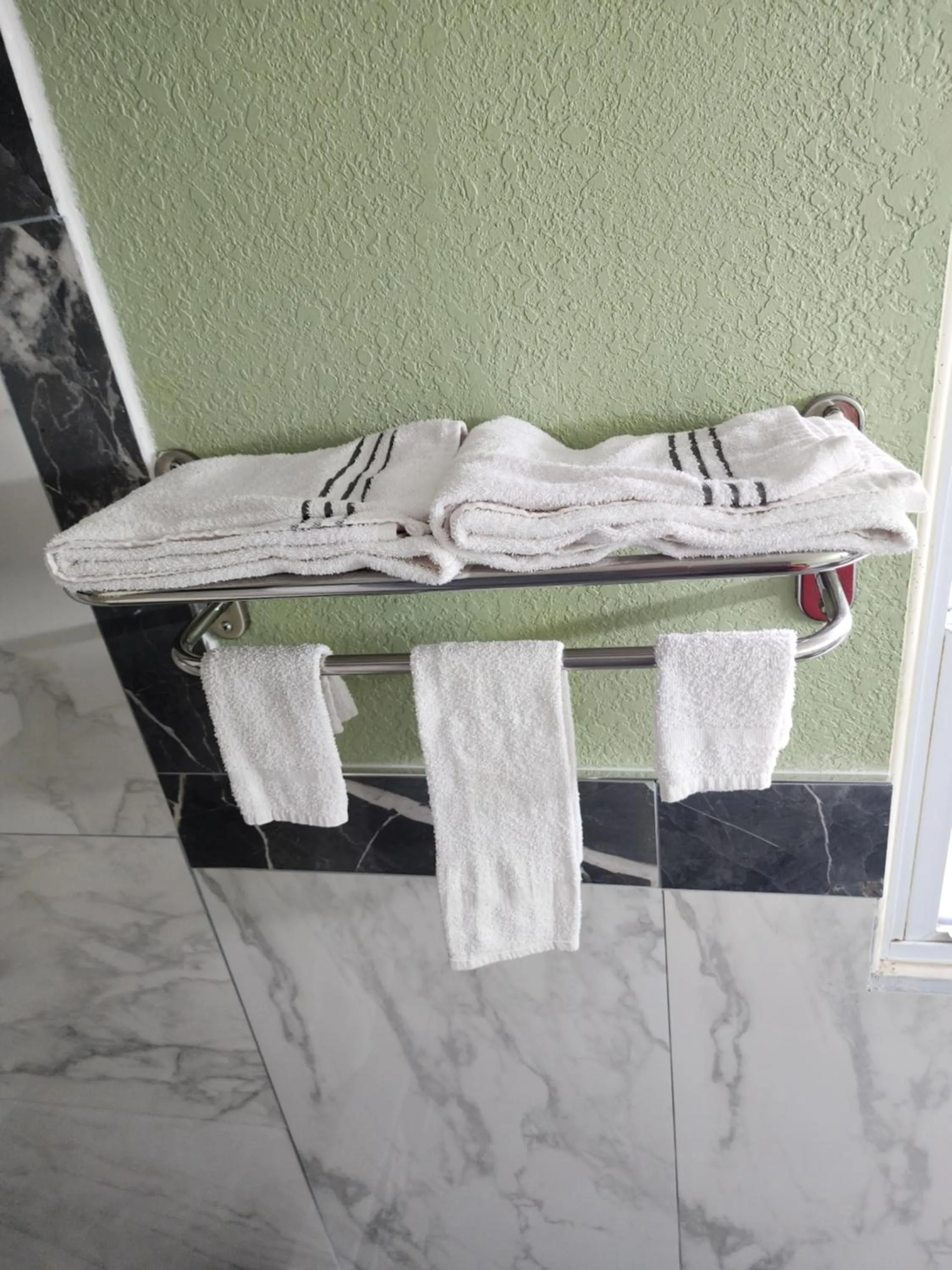 towels in Plaza Motel