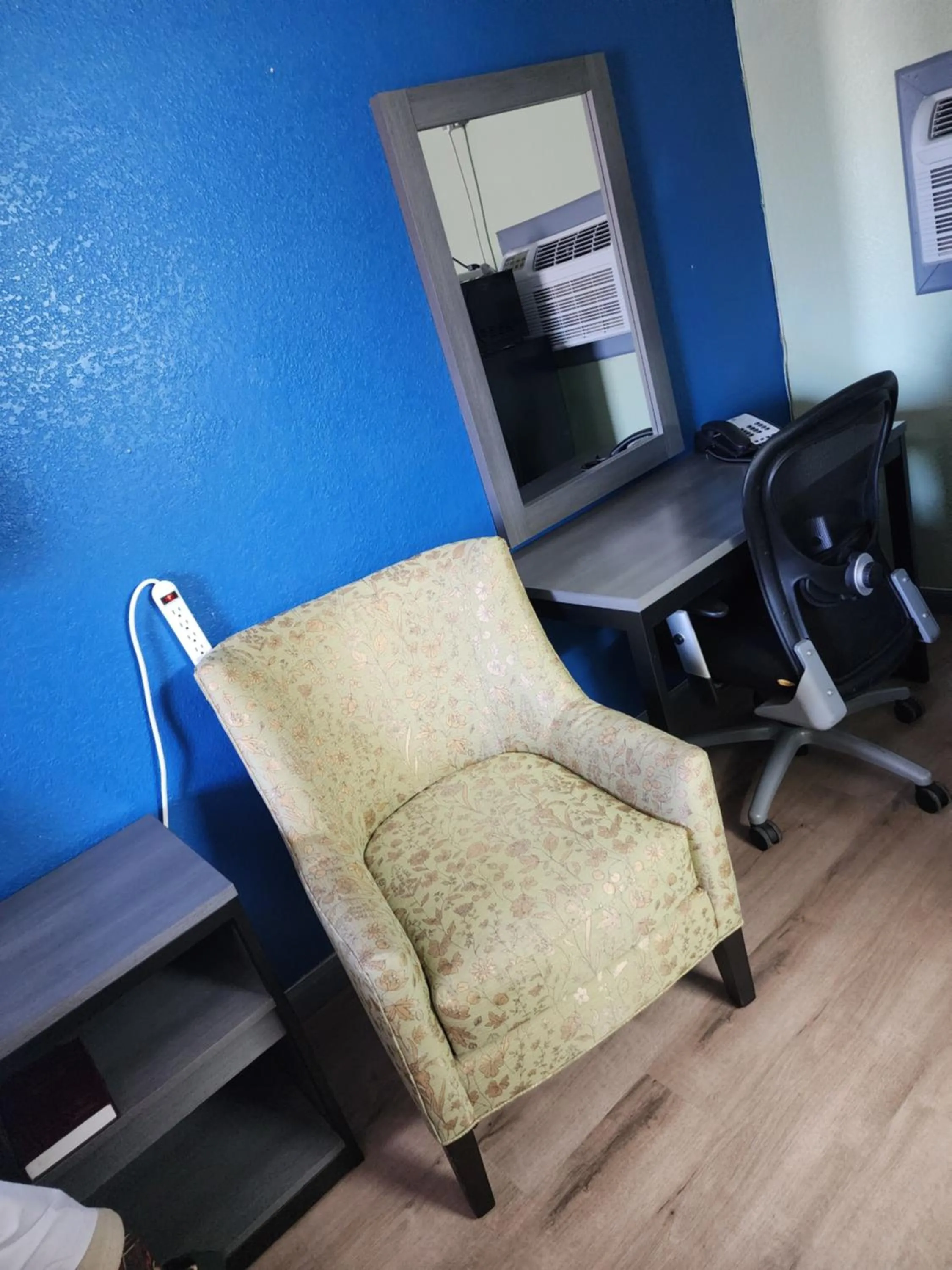 Seating area in Plaza Motel