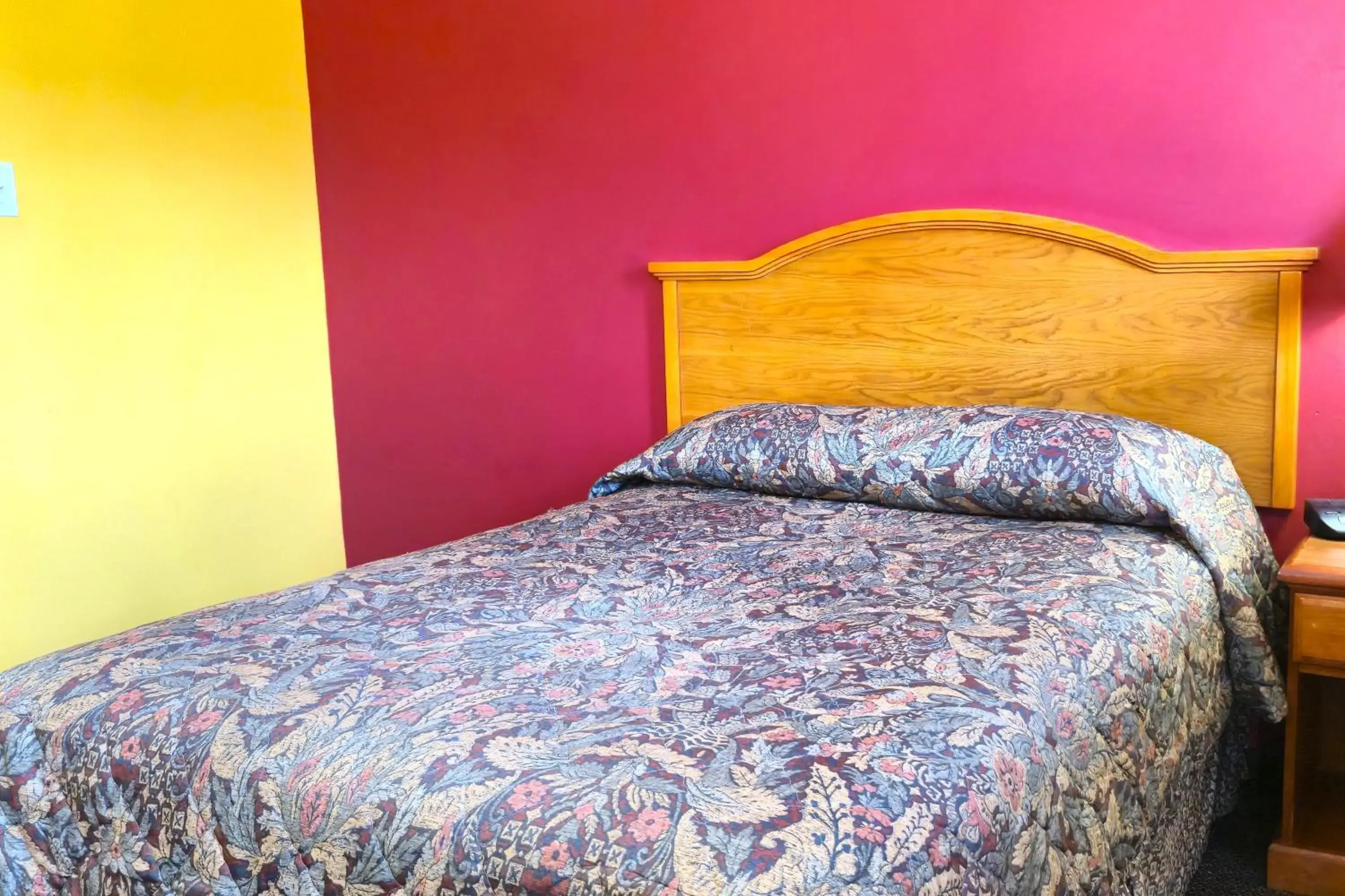 Full Bed Non-Smoking in Relax Inn by OYO Sulphur Hwy 90 Full Bed Non-Smoking in Relax Inn by OYO Sulphur Hwy 90