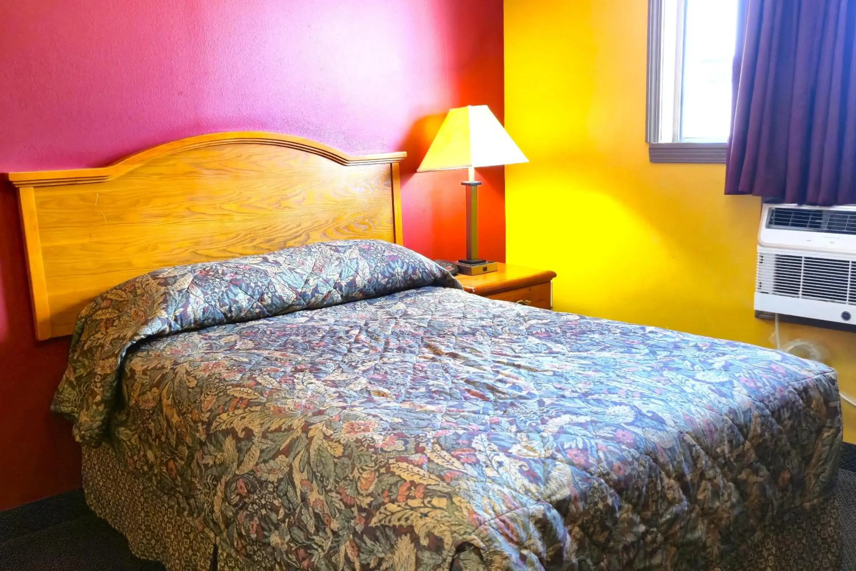 Full Bed Smoking in Relax Inn by OYO Sulphur Hwy 90 Full Bed Smoking in Relax Inn by OYO Sulphur Hwy 90