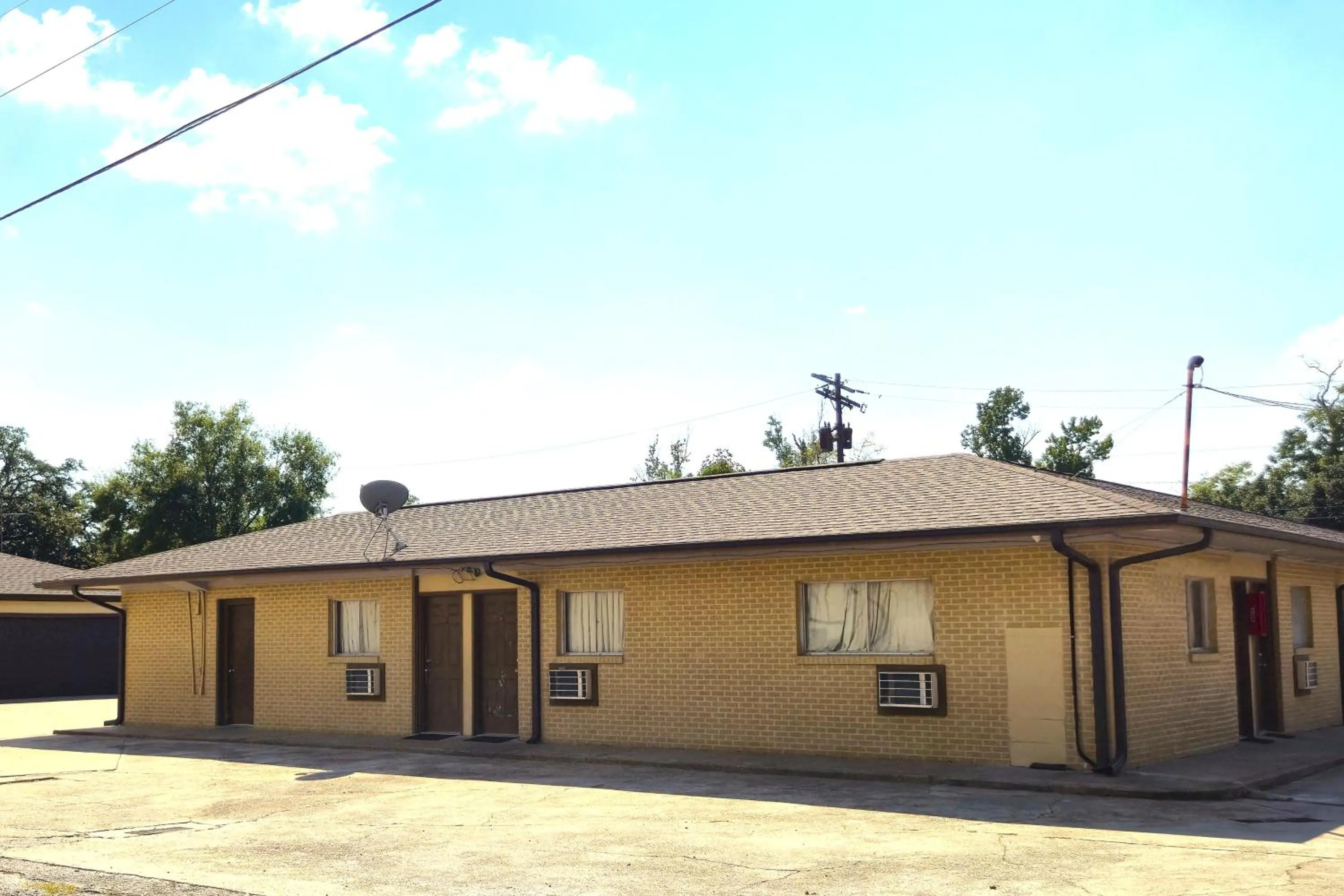 Property building in Relax Inn by OYO Sulphur Hwy 90