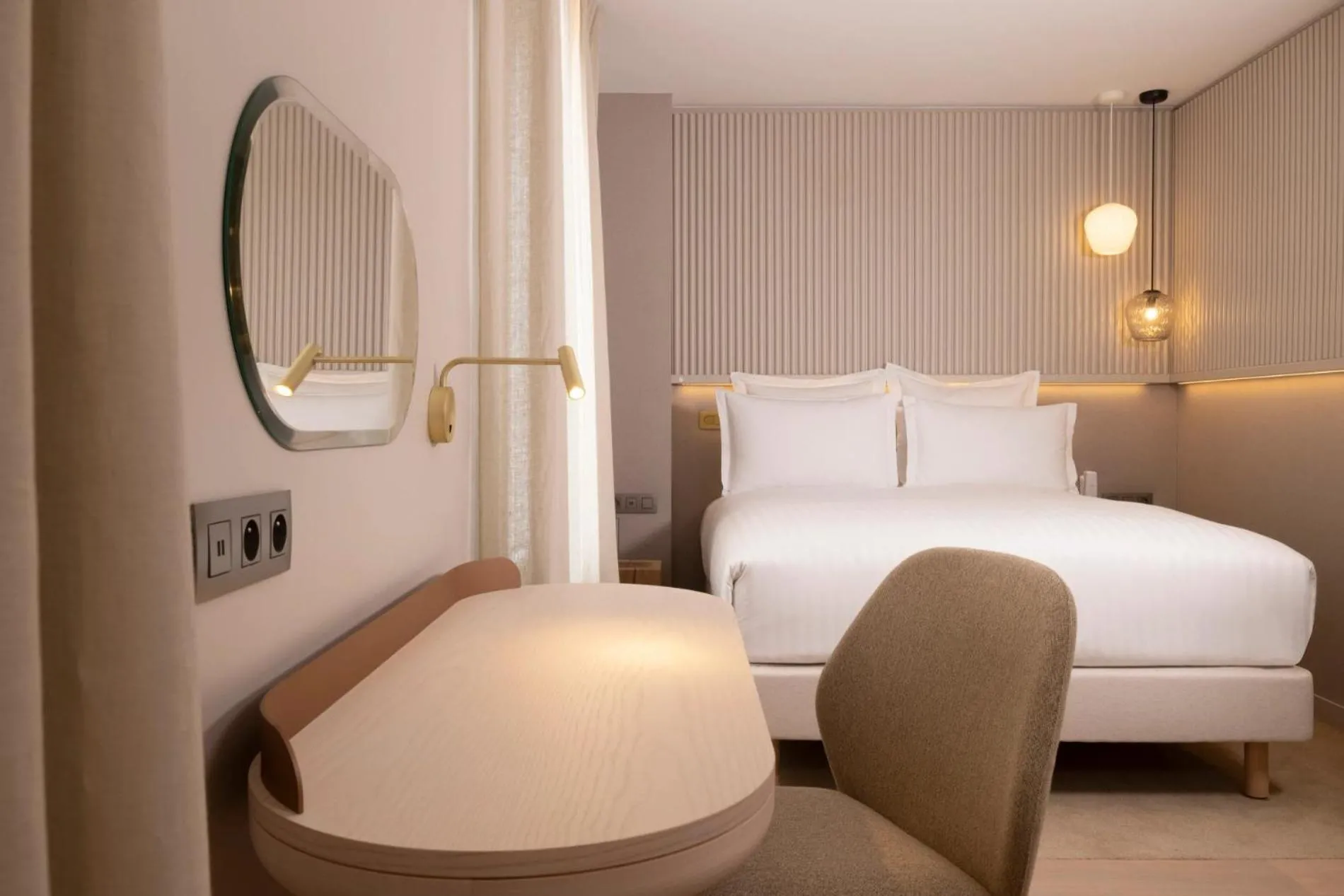 Bed in Hôtel Beige