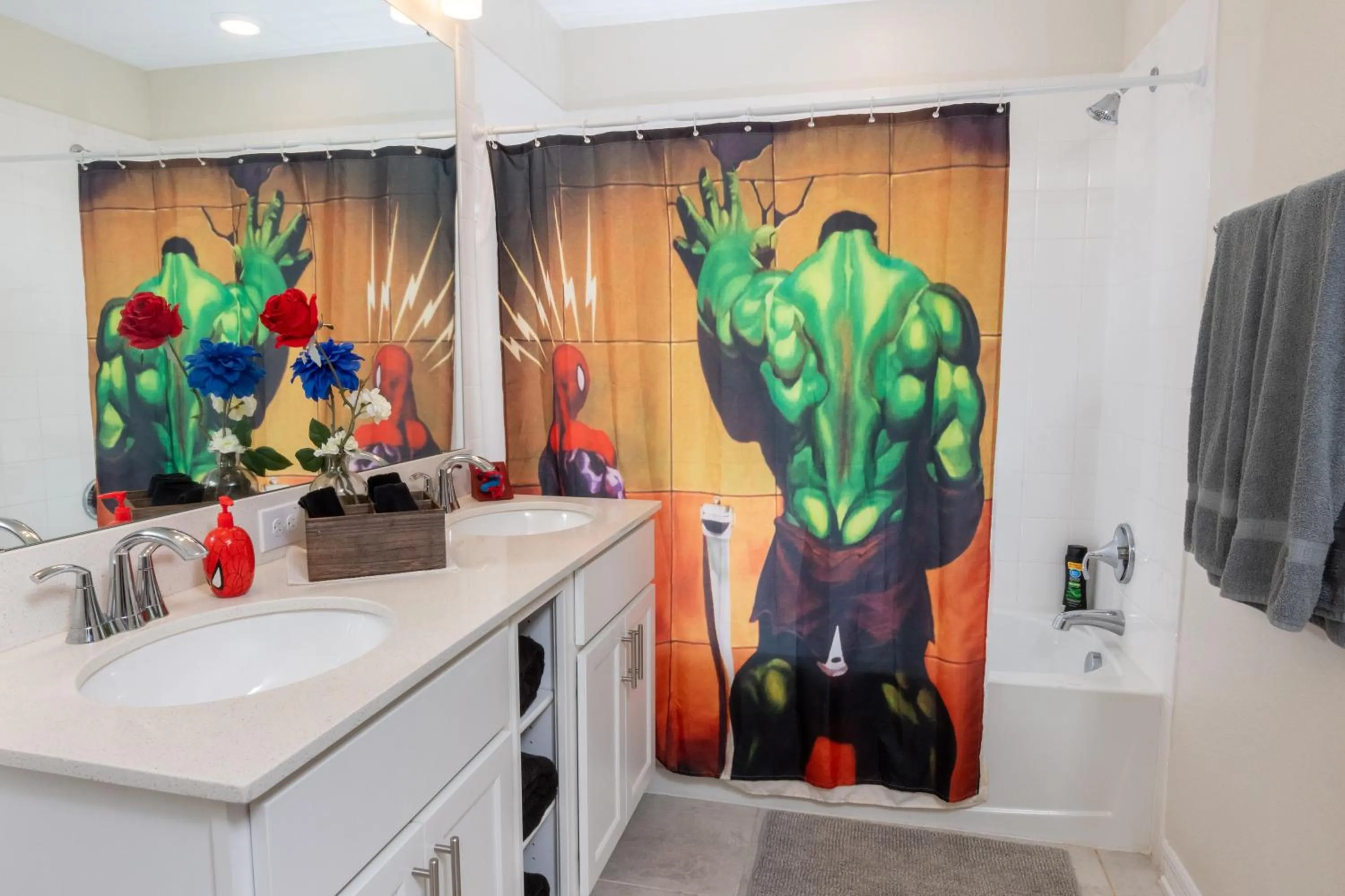 H - New 2 Bedroom Condo - 5 Miles to Disney - Free Water Park