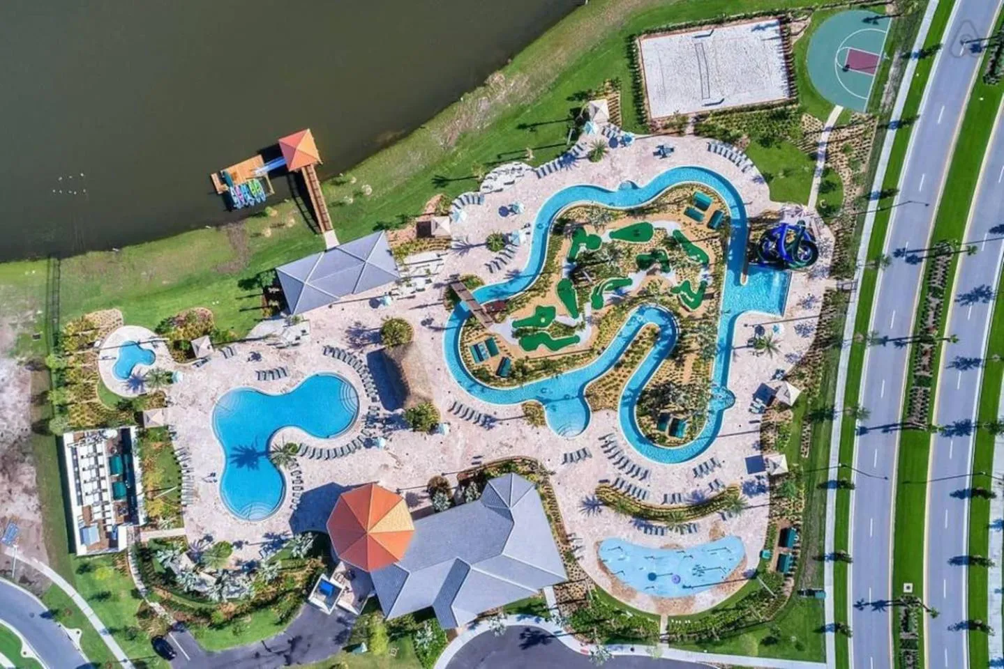 Bird's eye view in H - New 2 Bedroom Condo - 5 Miles to Disney - Free Water Park