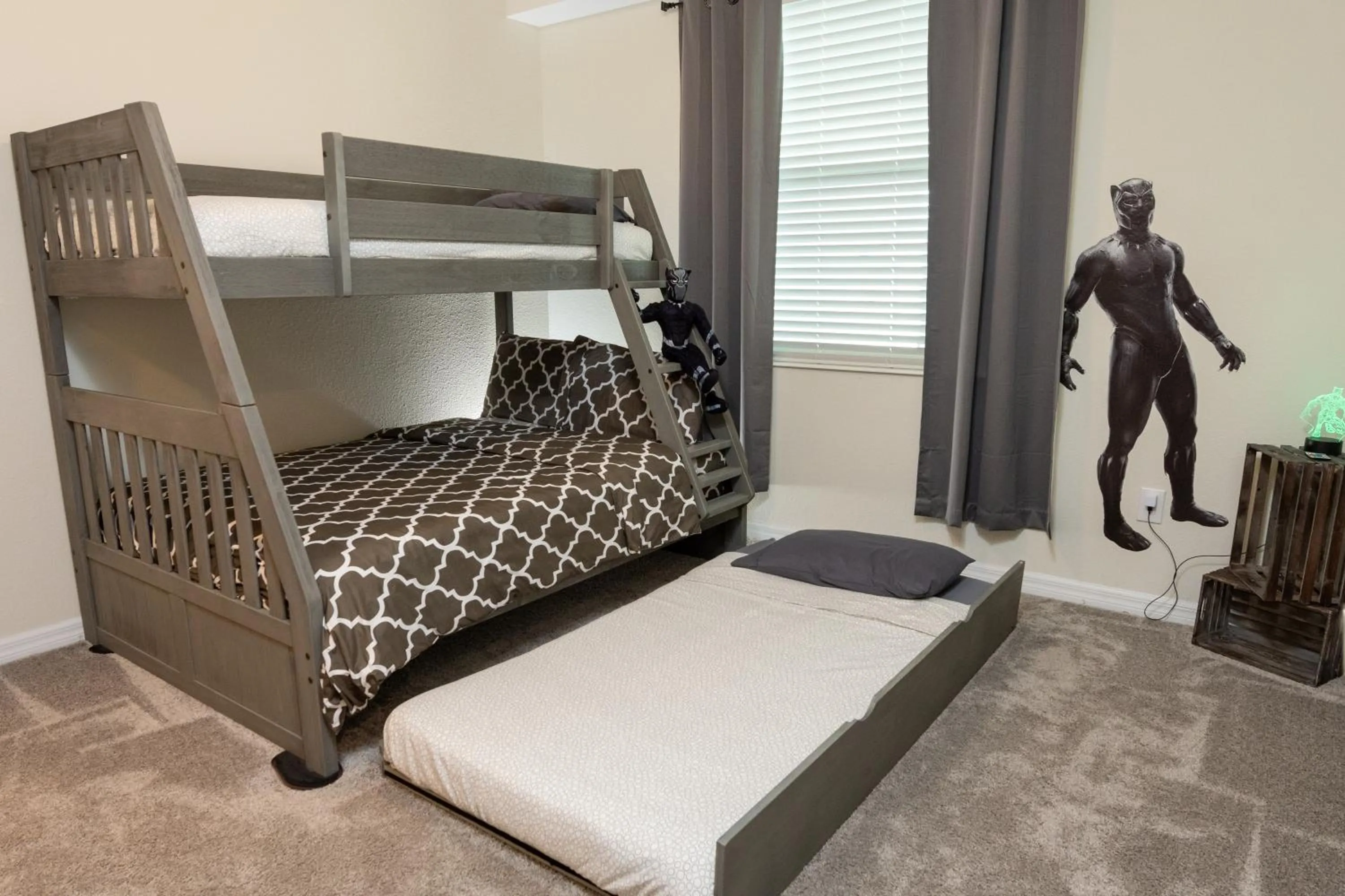 Bed in H - New 2 Bedroom Condo - 5 Miles to Disney - Free Water Park