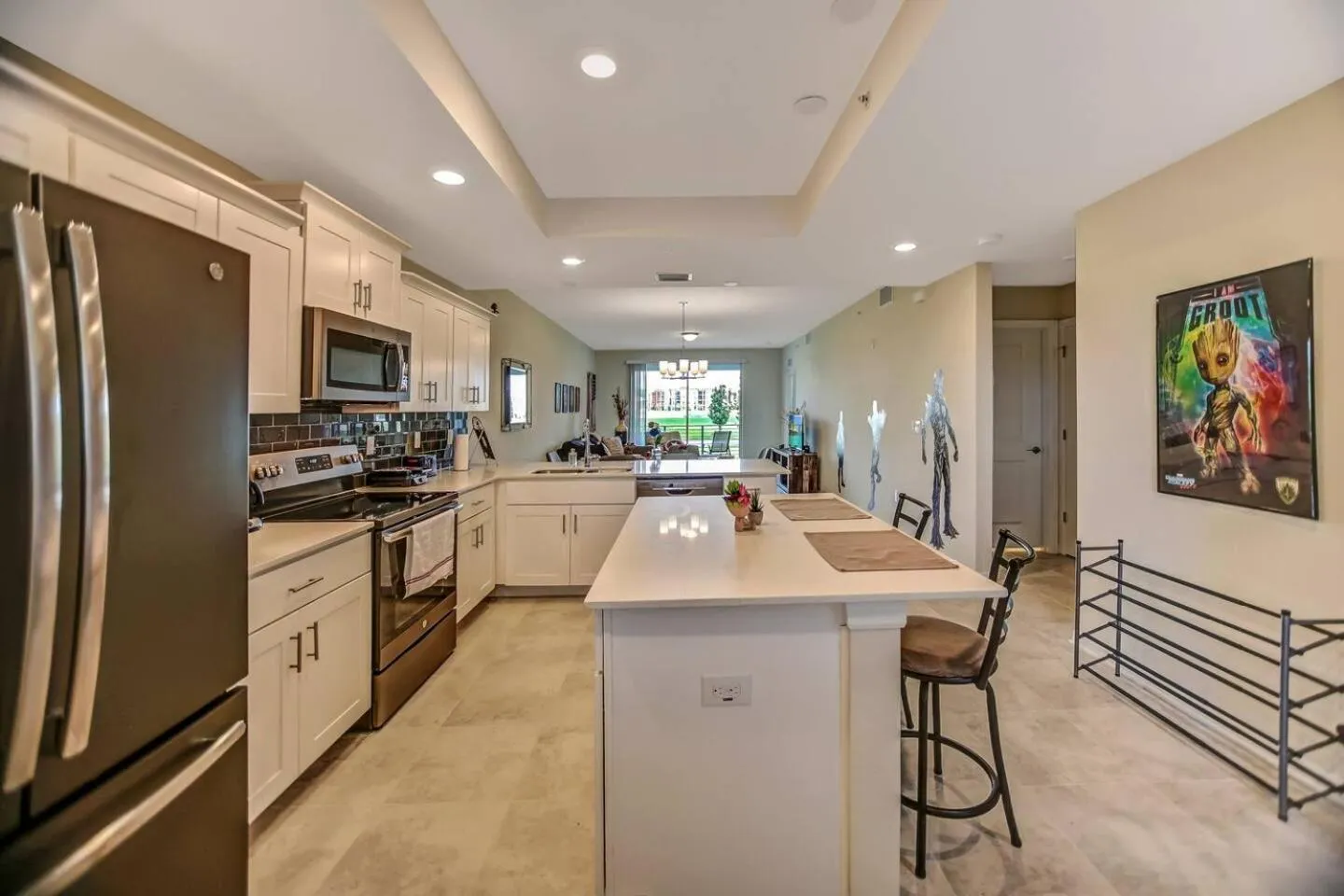 Kitchen or kitchenette in H - New 2 Bedroom Condo - 5 Miles to Disney - Free Water Park