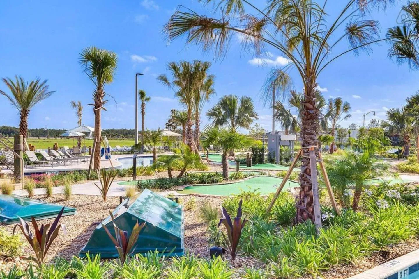 Minigolf in H - New 2 Bedroom Condo - 5 Miles to Disney - Free Water Park
