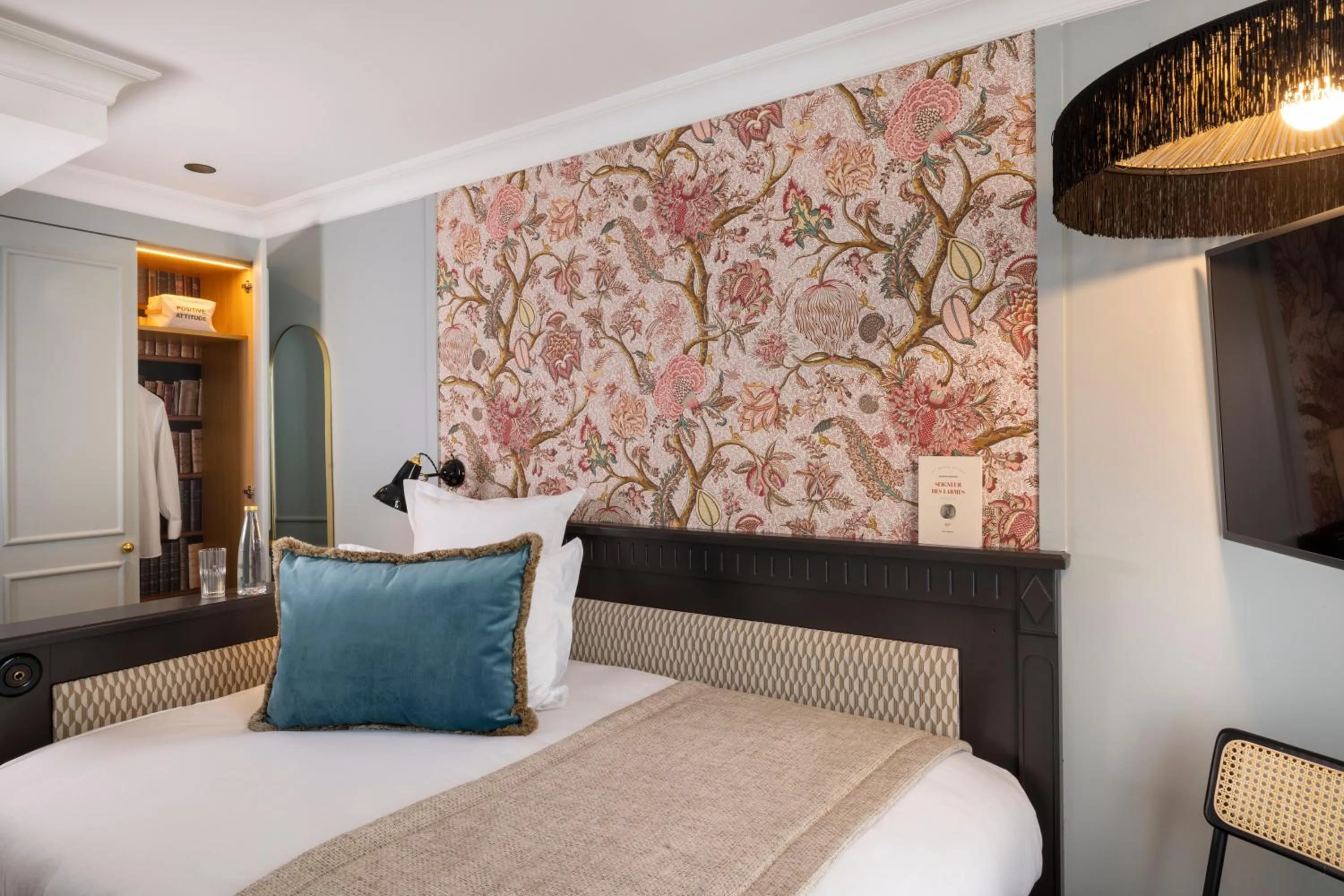 Bedroom, Bed in Hôtel Fior d'Aliza