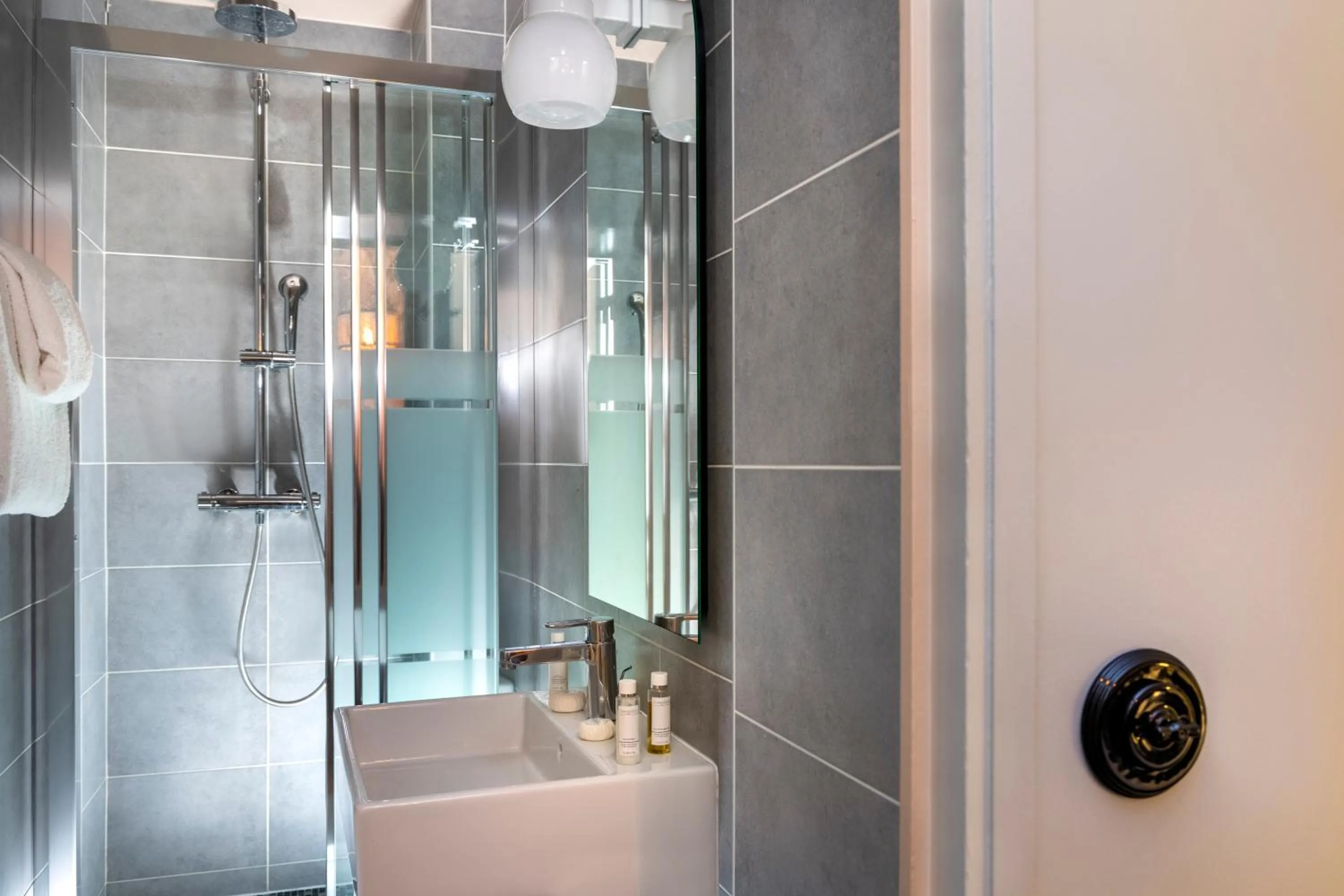 Bathroom in Hôtel Fior d'Aliza