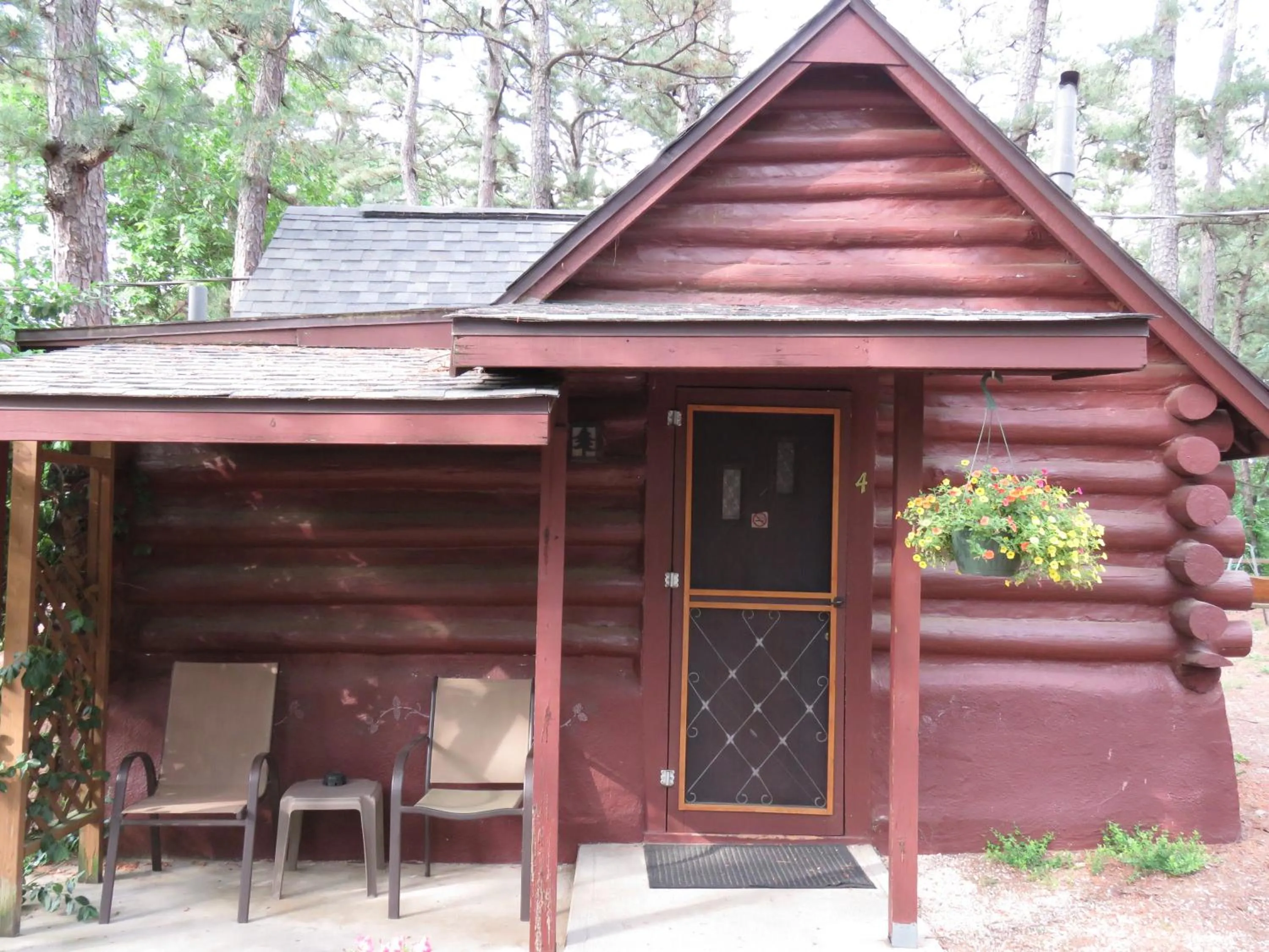 Property building in Tall Pines Inn