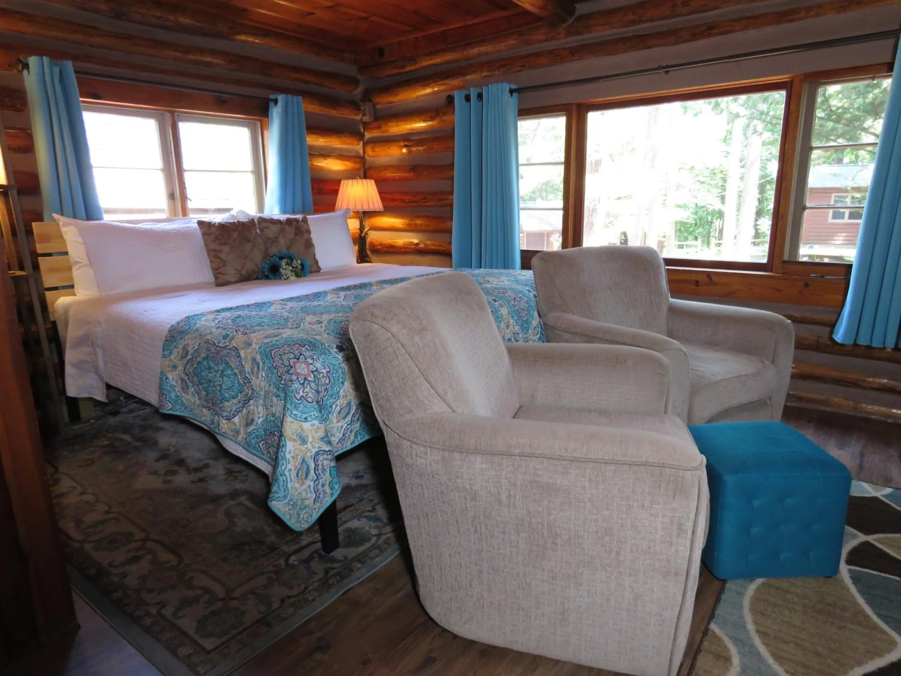 Bedroom in Tall Pines Inn