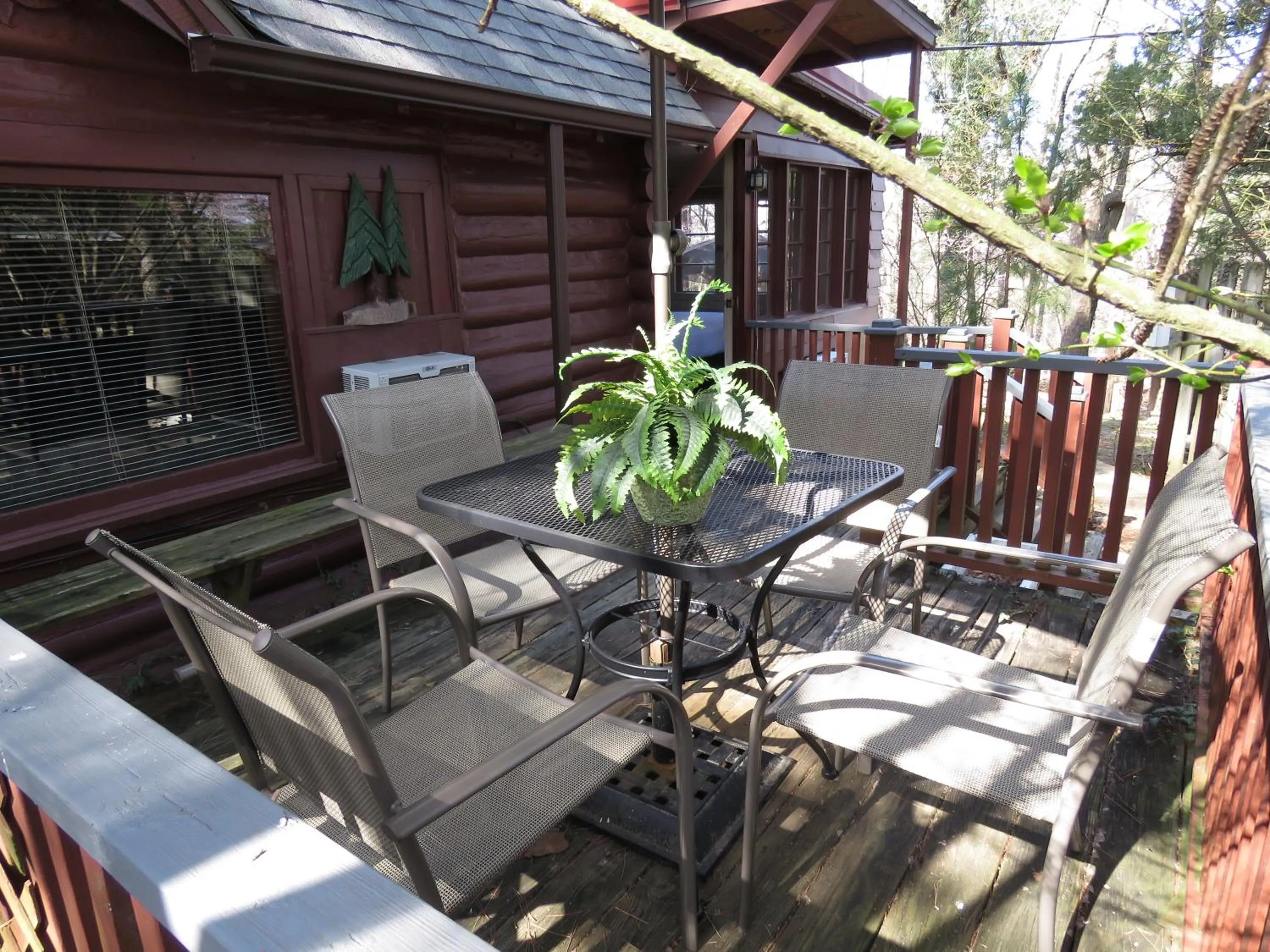 Patio in Tall Pines Inn