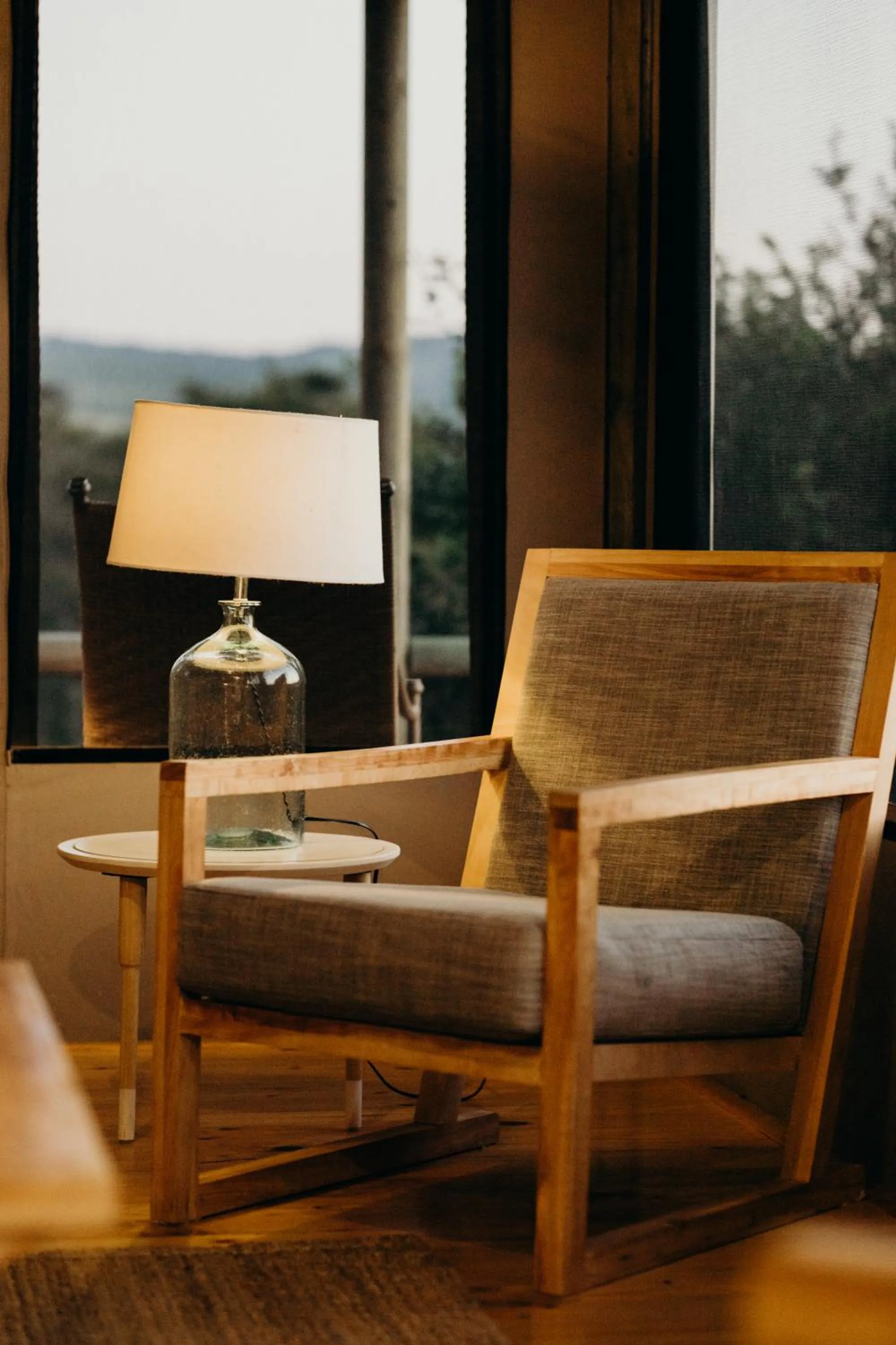 Living room in Hlosi Game Lodge - Amakhala Game Reserve