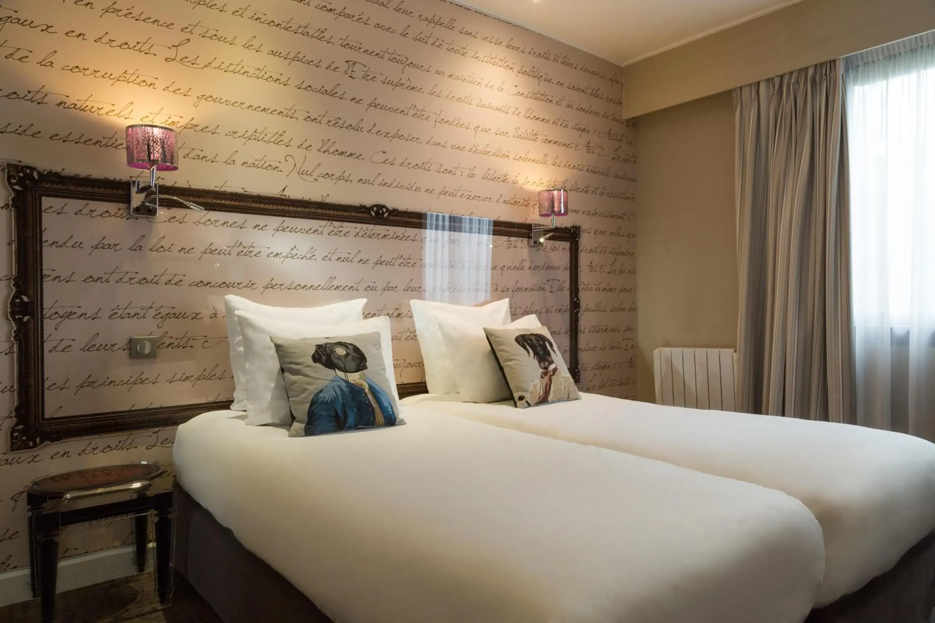 Decorative detail, Bed in Qualys-Hotel Rueil La Defense