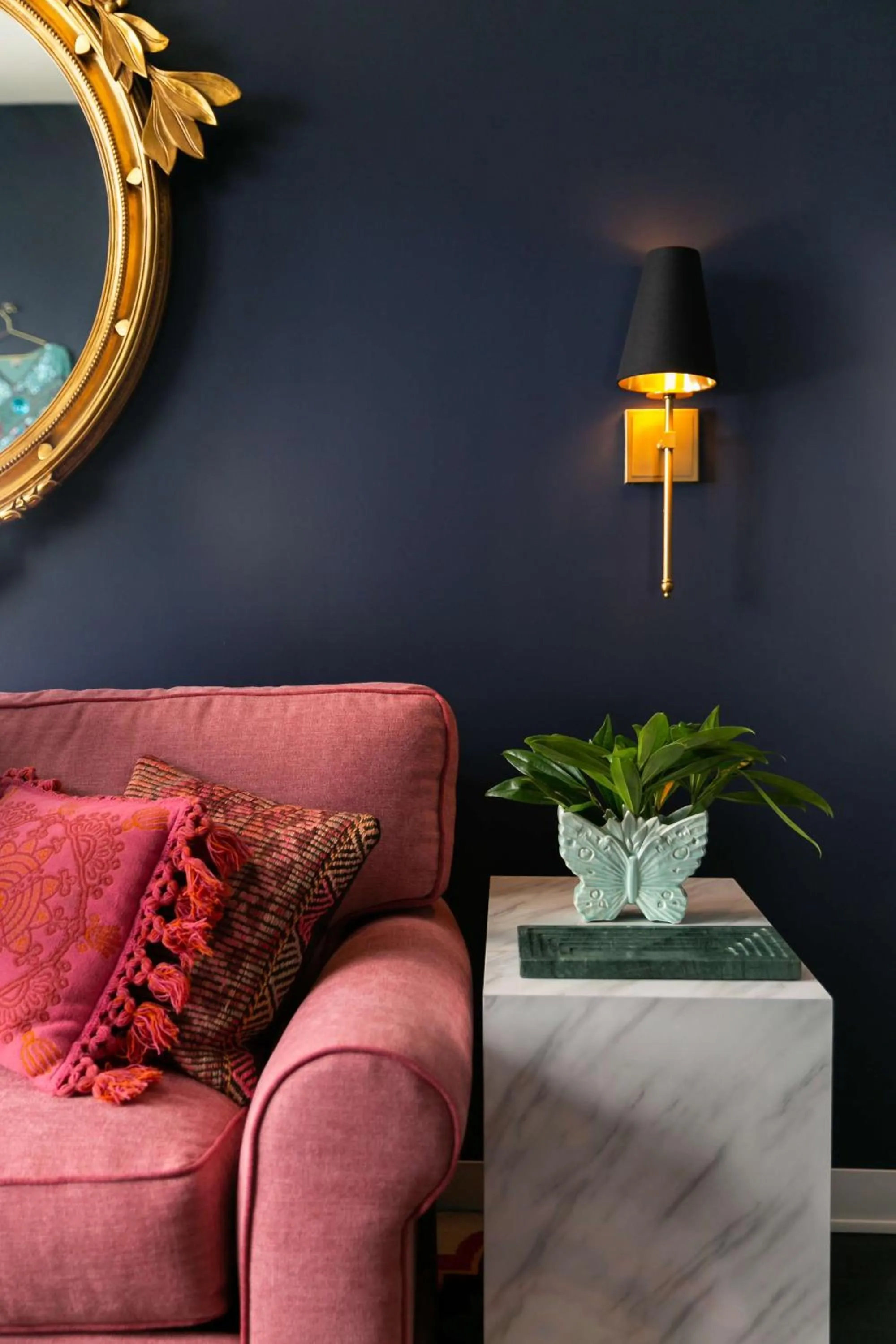 Living room in Graduate by Hilton Nashville