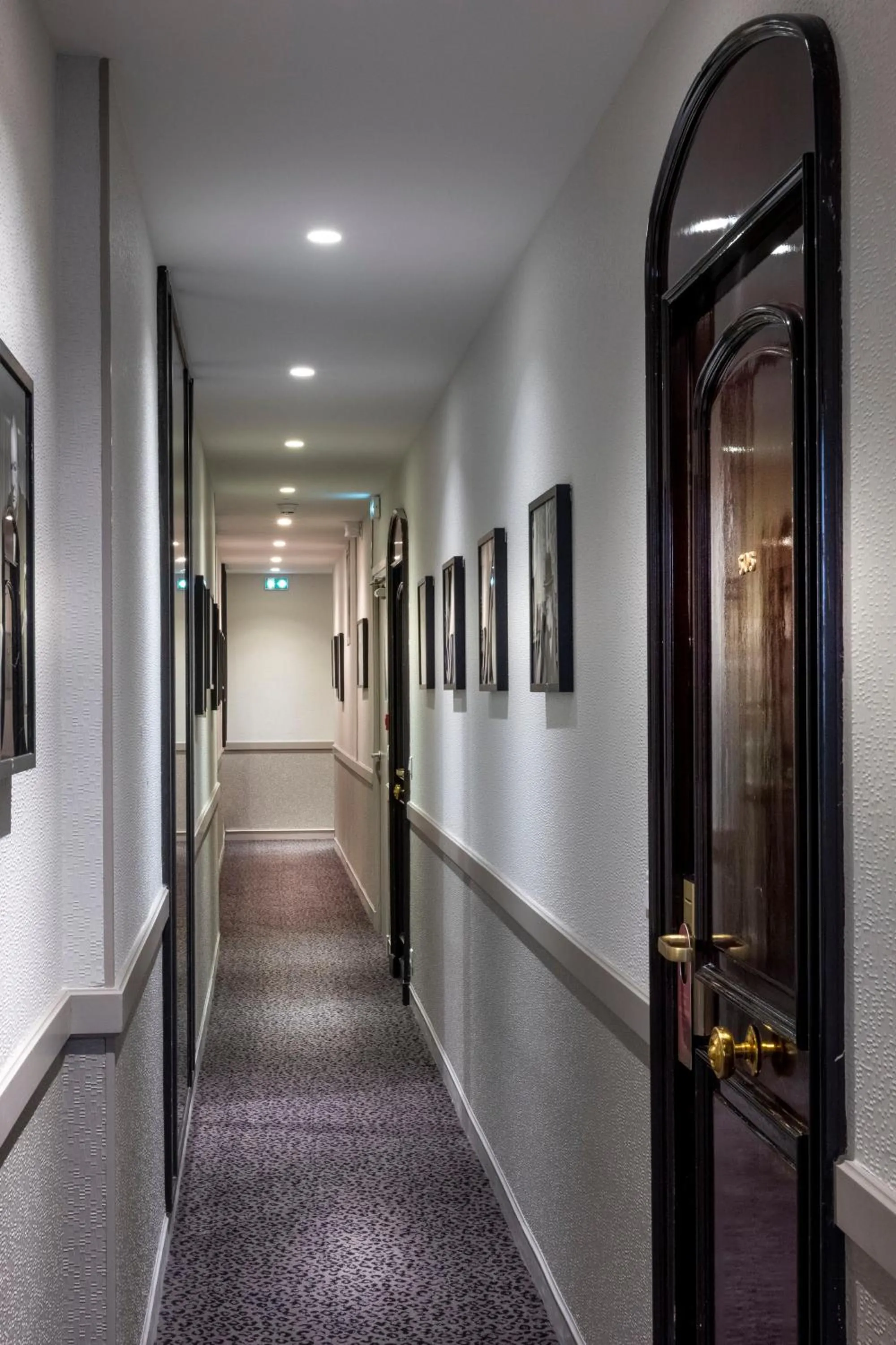 Property building in Elysées Ceramic