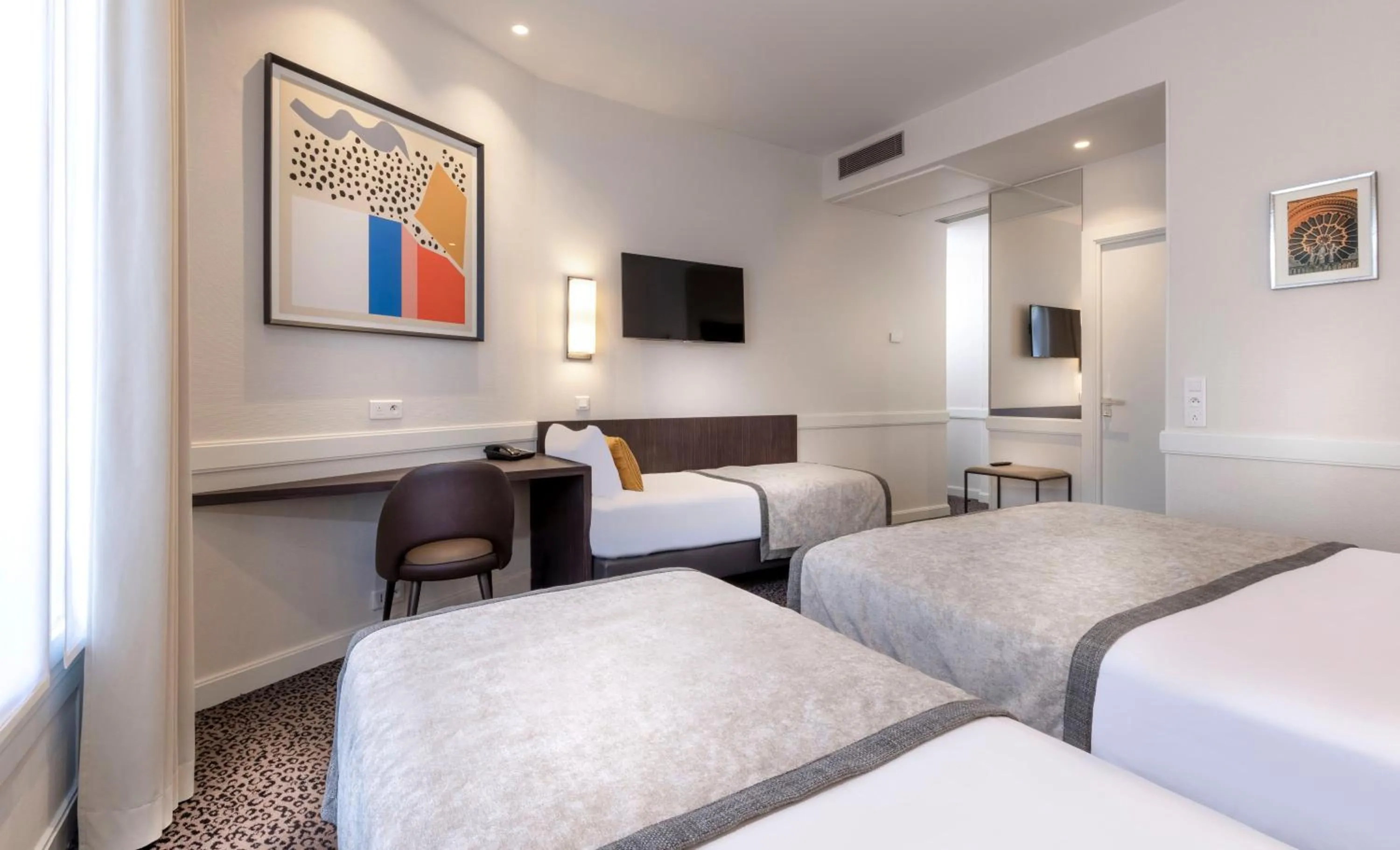 Bed in Elysées Ceramic