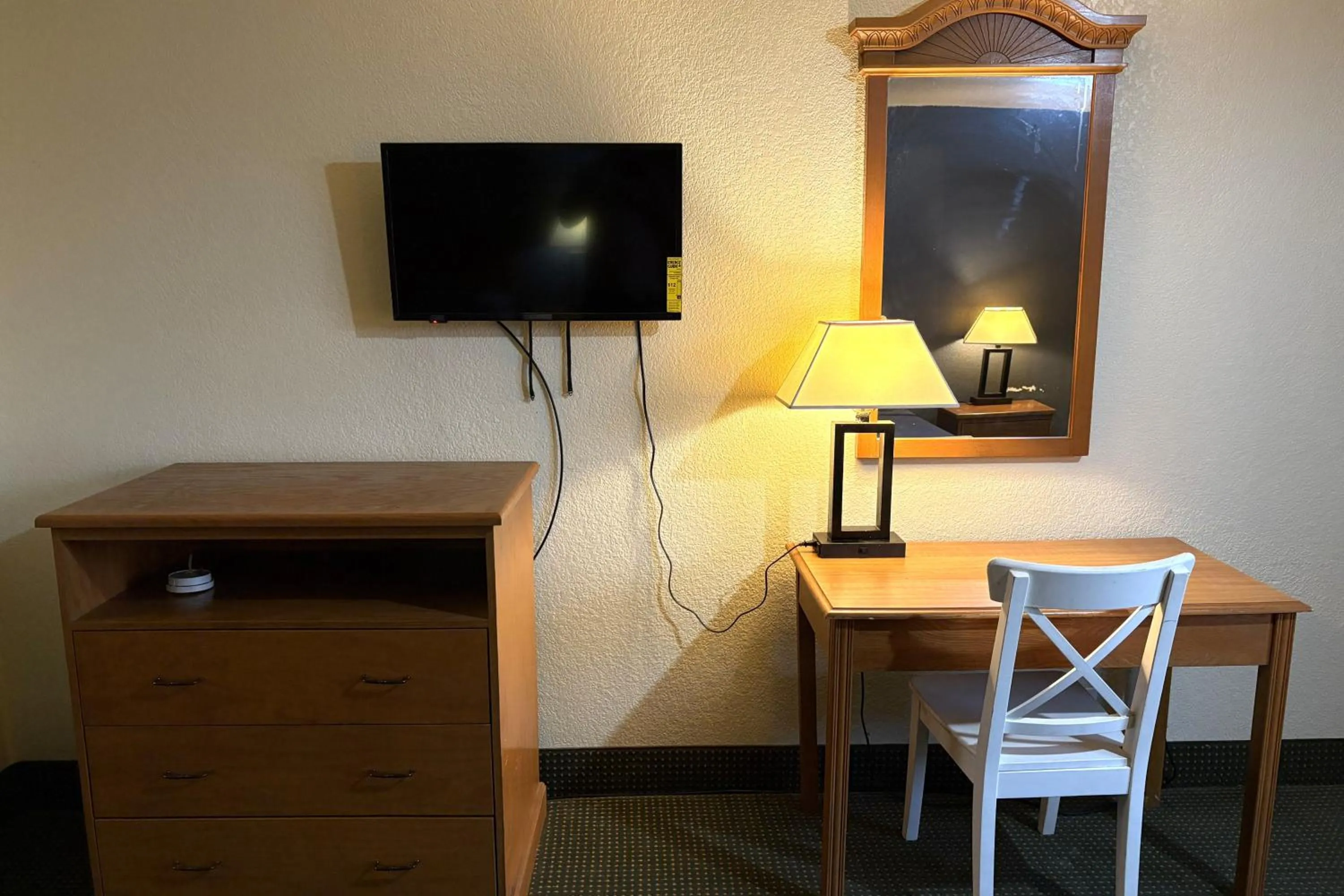 Bedroom in Motel 19 By Capital O Baytown I-10