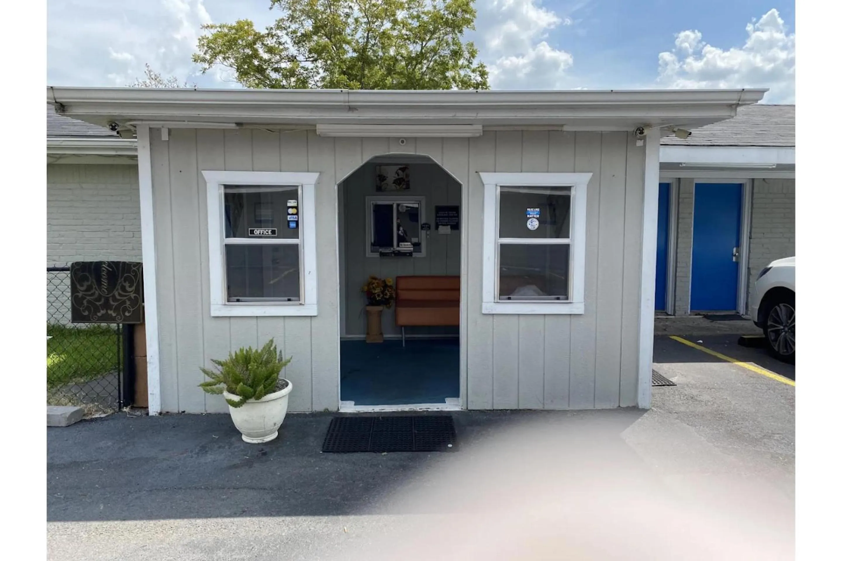 Lobby or reception in Motel 19 By Capital O Baytown I-10